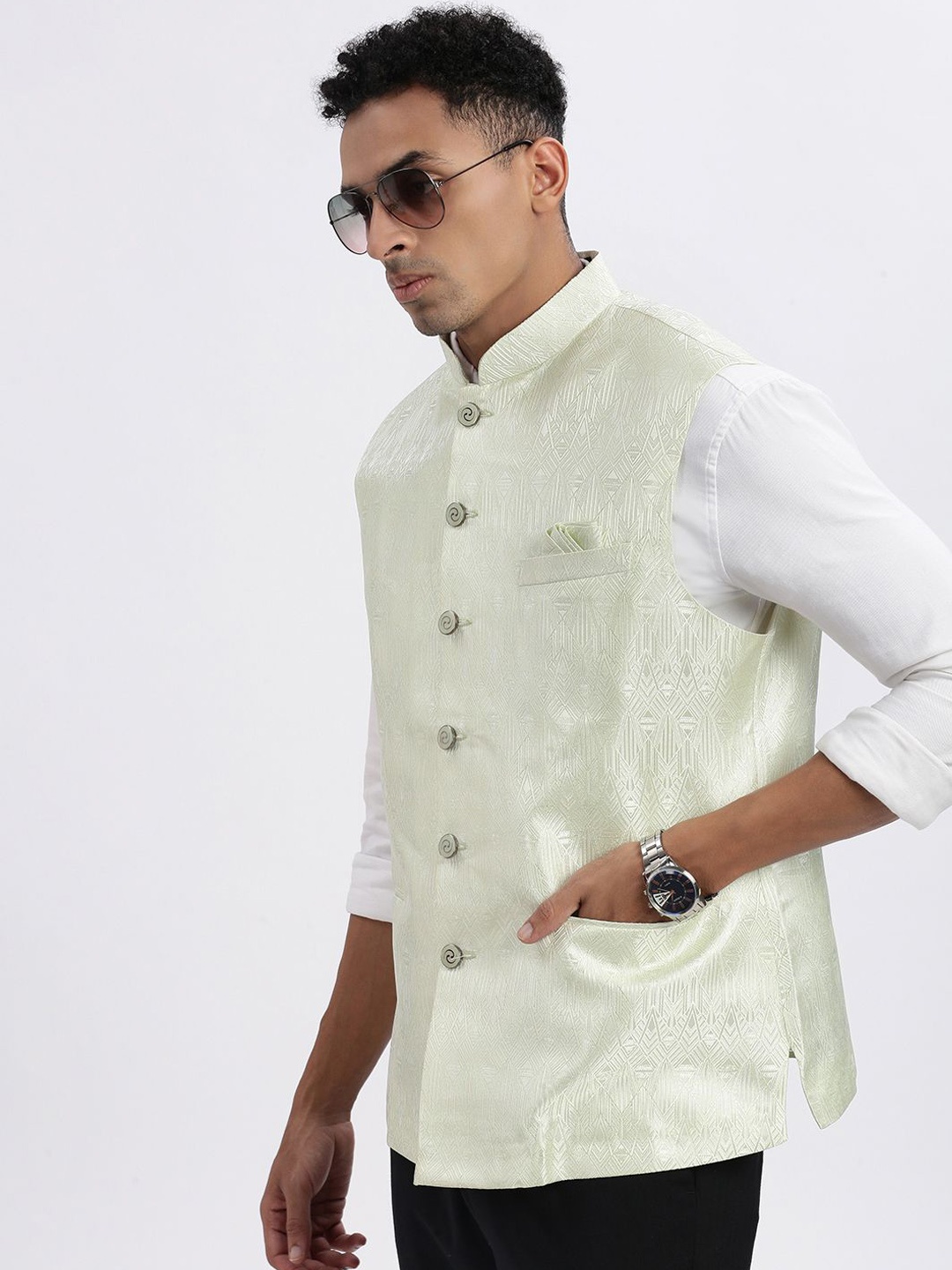 

SHOWOFF Men Mandarin Collar Nehru Jackets, Green