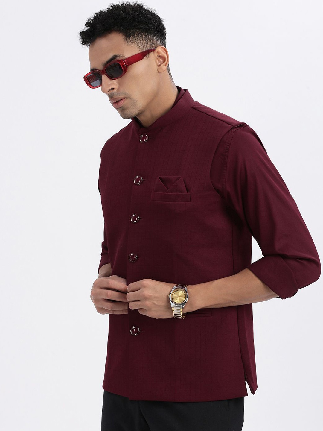 

SHOWOFF Men Woven Nehru Jackets, Maroon