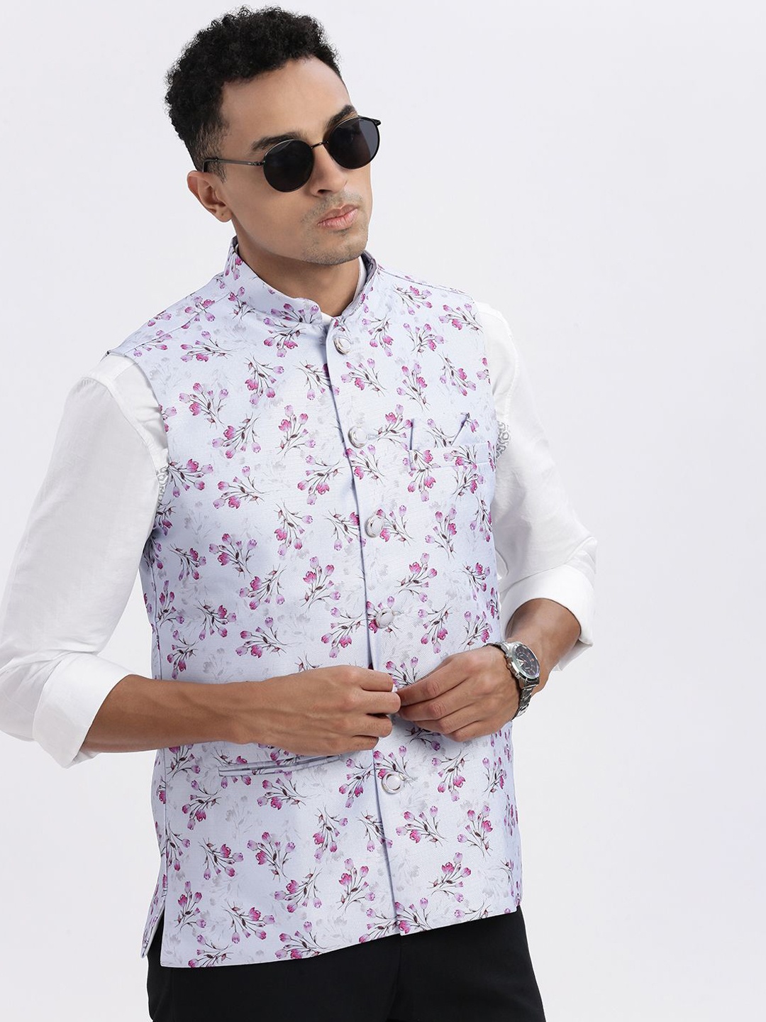 

SHOWOFF Men Printed Nehru Jackets, Lavender