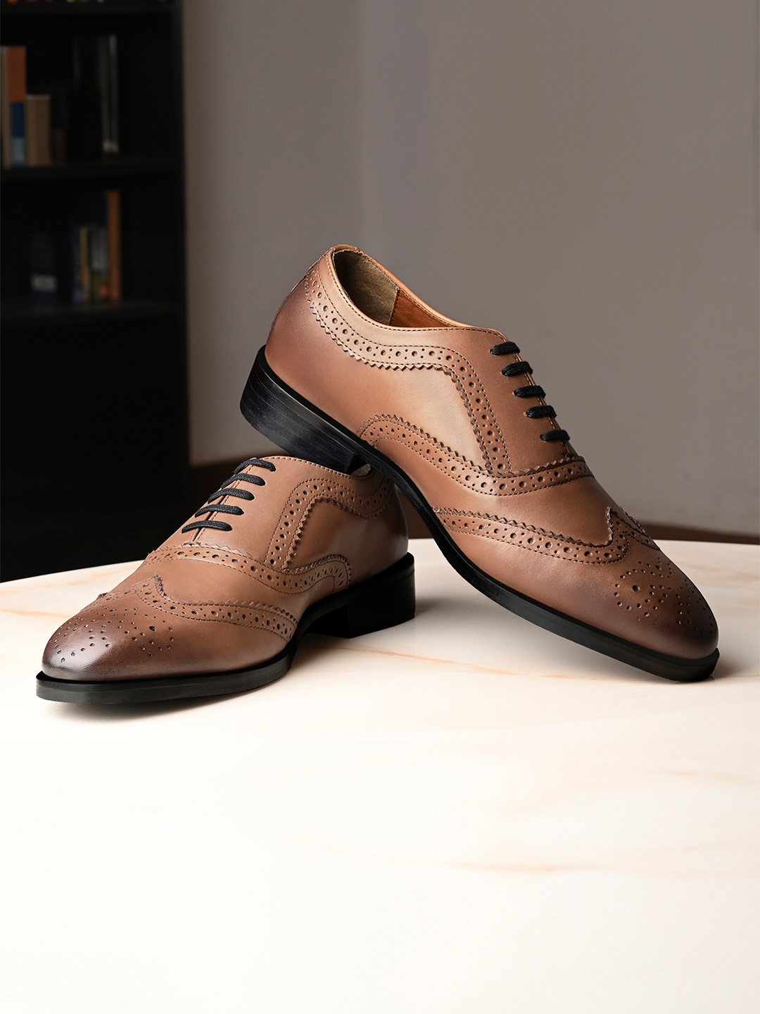 

LOUIS STITCH Men Egyptian Crust Leather Lace-Up Brogue Shoes, Tan