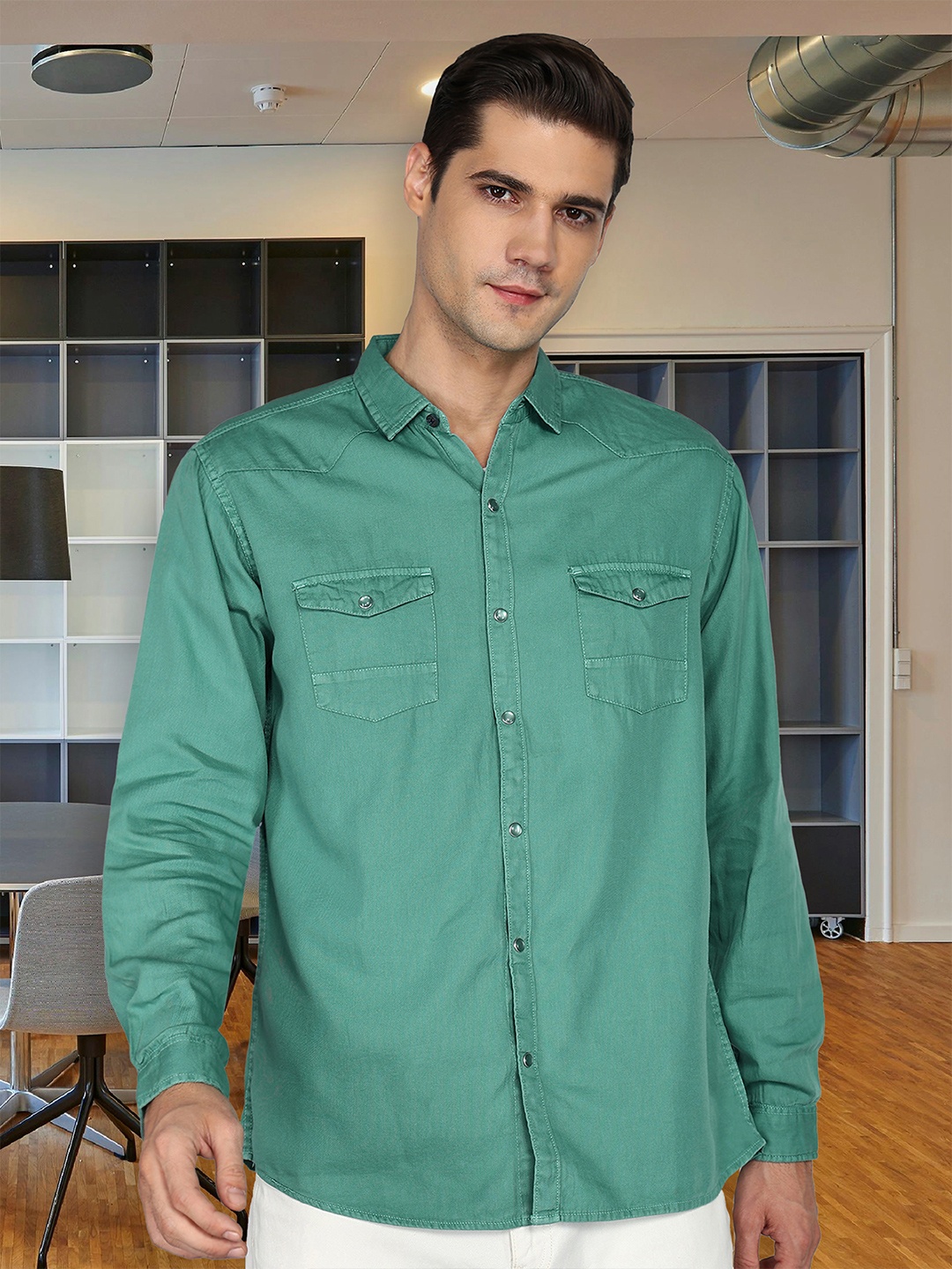 

Kuons Avenue Men Smart Spread Collar Solid Cotton Slim Fit Casual Shirt, Green