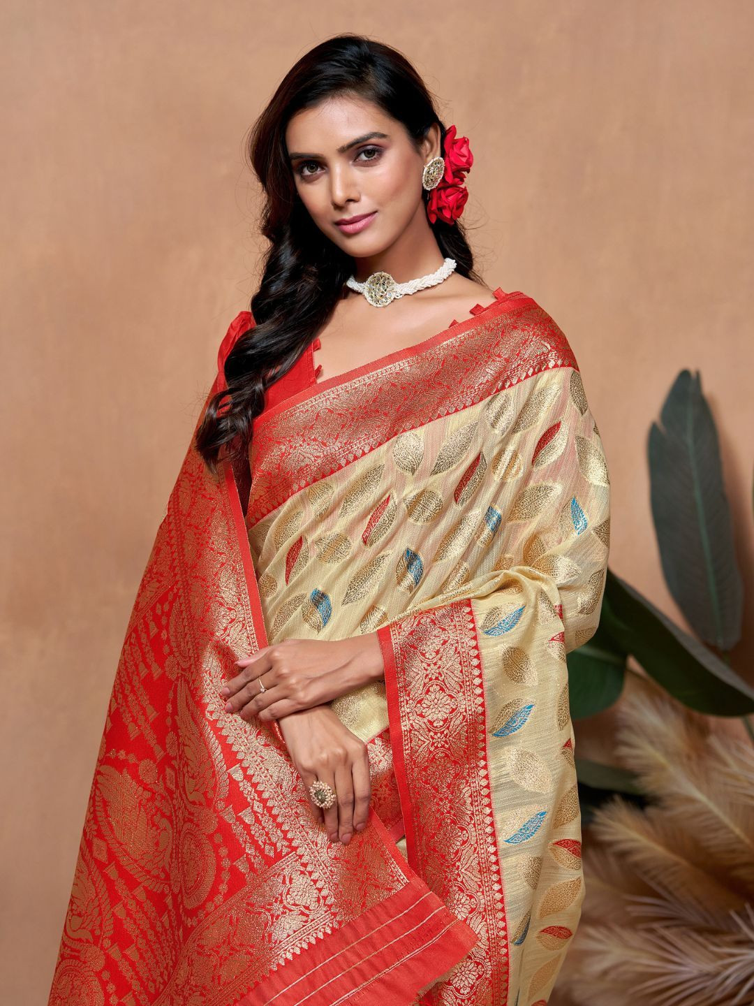 

KALINI Woven Design Zari Silk Blend Banarasi Saree with Unstitched Blouse, Red