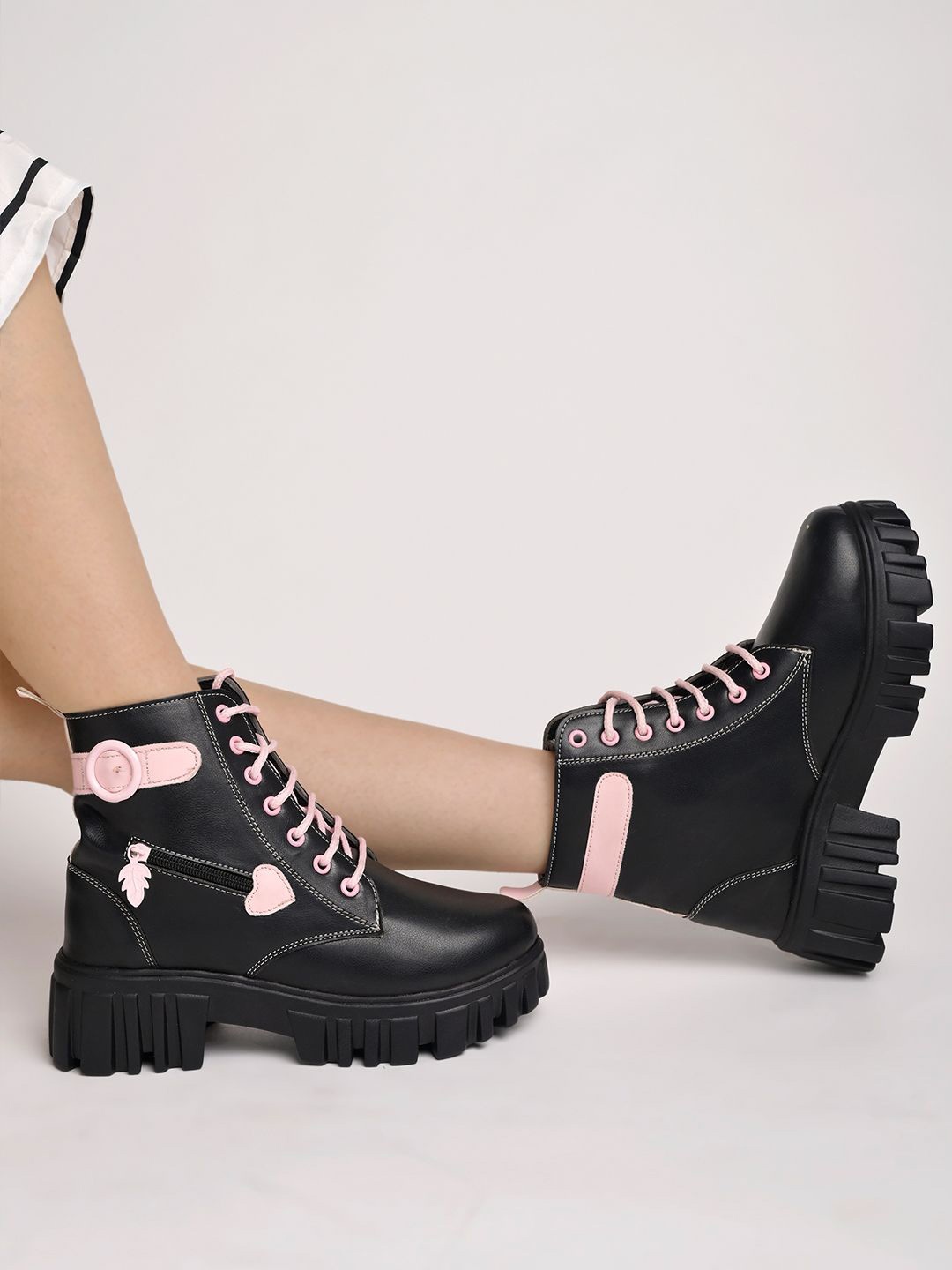 

Shoetopia Women Round Toe Mid-Top Block-Heeled Lace-Ups Chunky Boots, Black