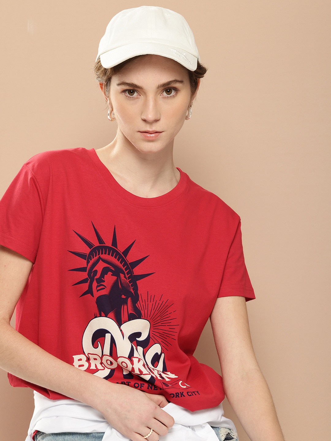 

Difference of Opinion Printed Pure Cotton Boxy T-shirt, Red