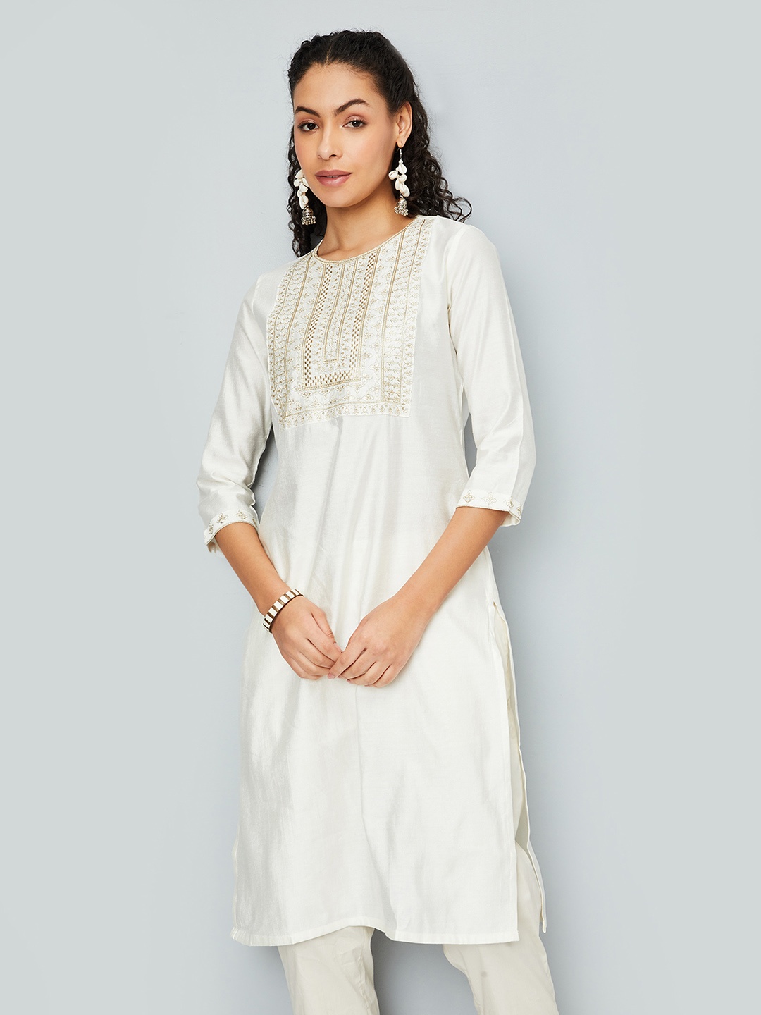 

max Ethnic Motifs Embroidered Round Neck Pure Silk Straight Kurta, Off white