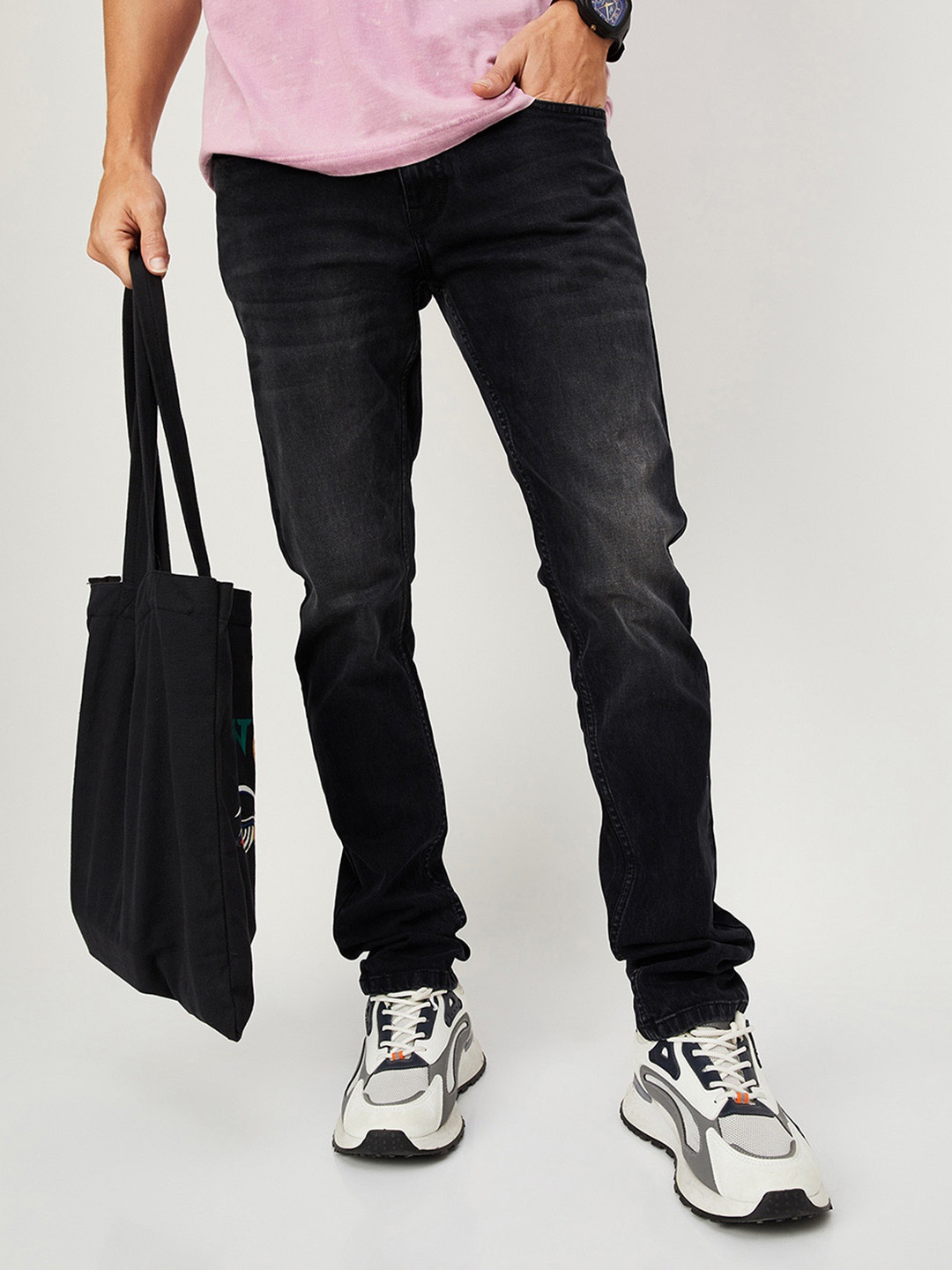 

max Men Low Distress Light Fade Jeans, Black