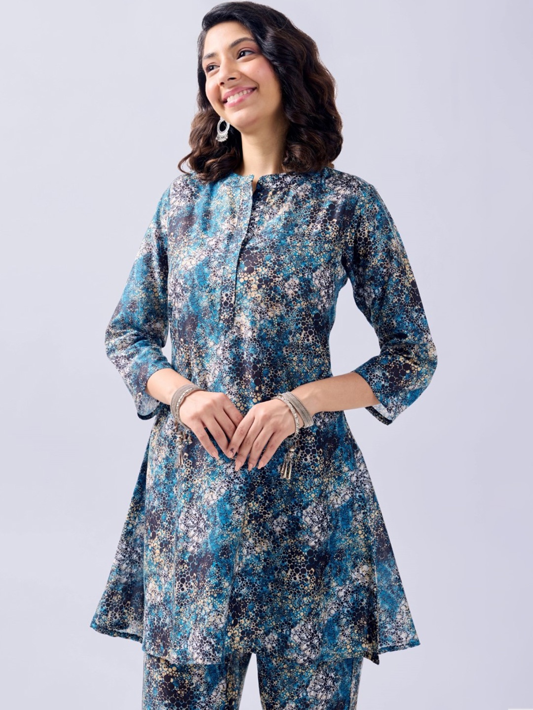 

KERI PERRY Abstract Printed Regular Straight Kurta with Trousers, Blue