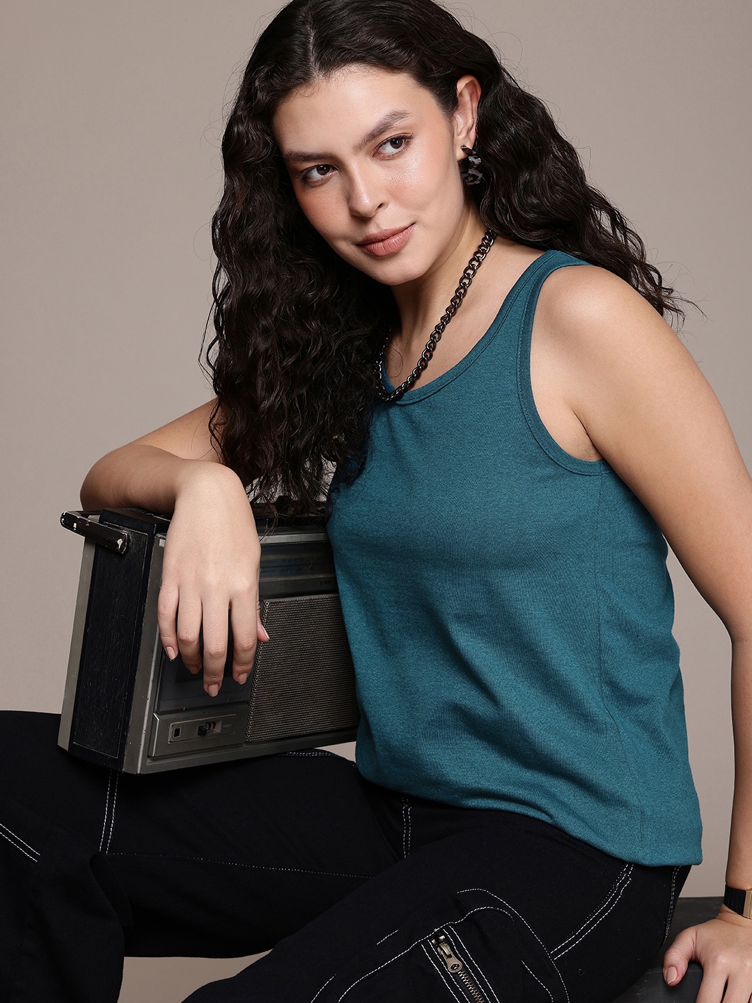 

The Roadster Life Co. Round Neck Sleeveless T-shirt, Teal