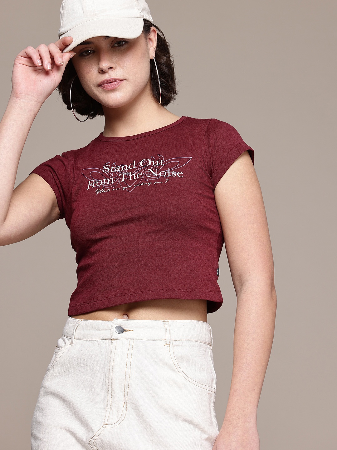 

The Roadster Life Co. Typography Printed Slim Fit Cropped T-shirt, Maroon