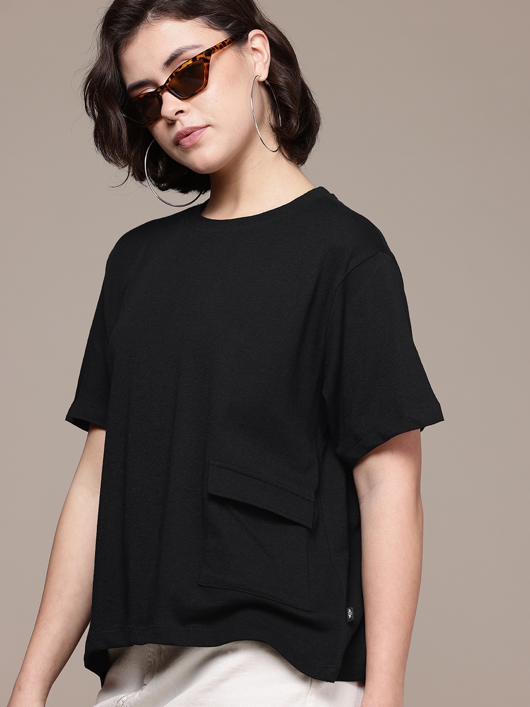 

The Roadster Life Co. Drop-Shoulder Sleeves Pocket Detailed Boxy T-shirt, Black