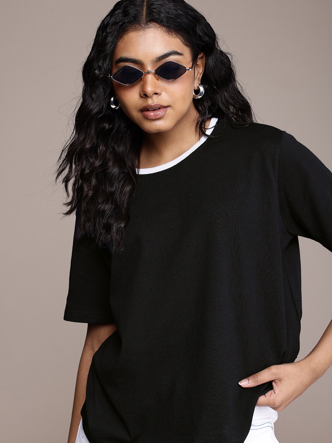 

The Roadster Life Co. Drop-Shoulder Sleeves Monochrome Boxy T-shirt, Black
