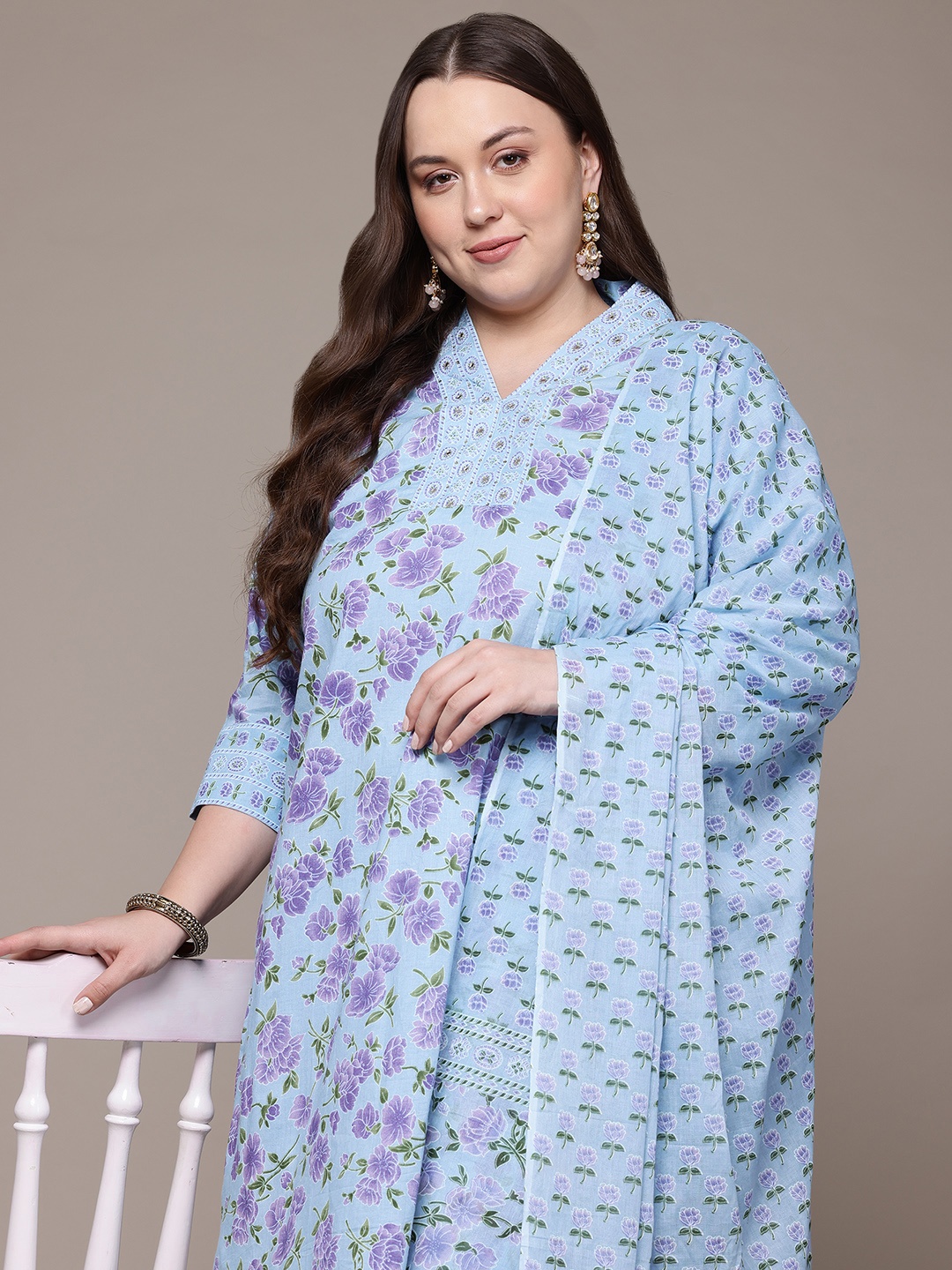 

Readiprint Plus Size Floral Printed Aari Work Pure Cotton Kurta Set, Blue