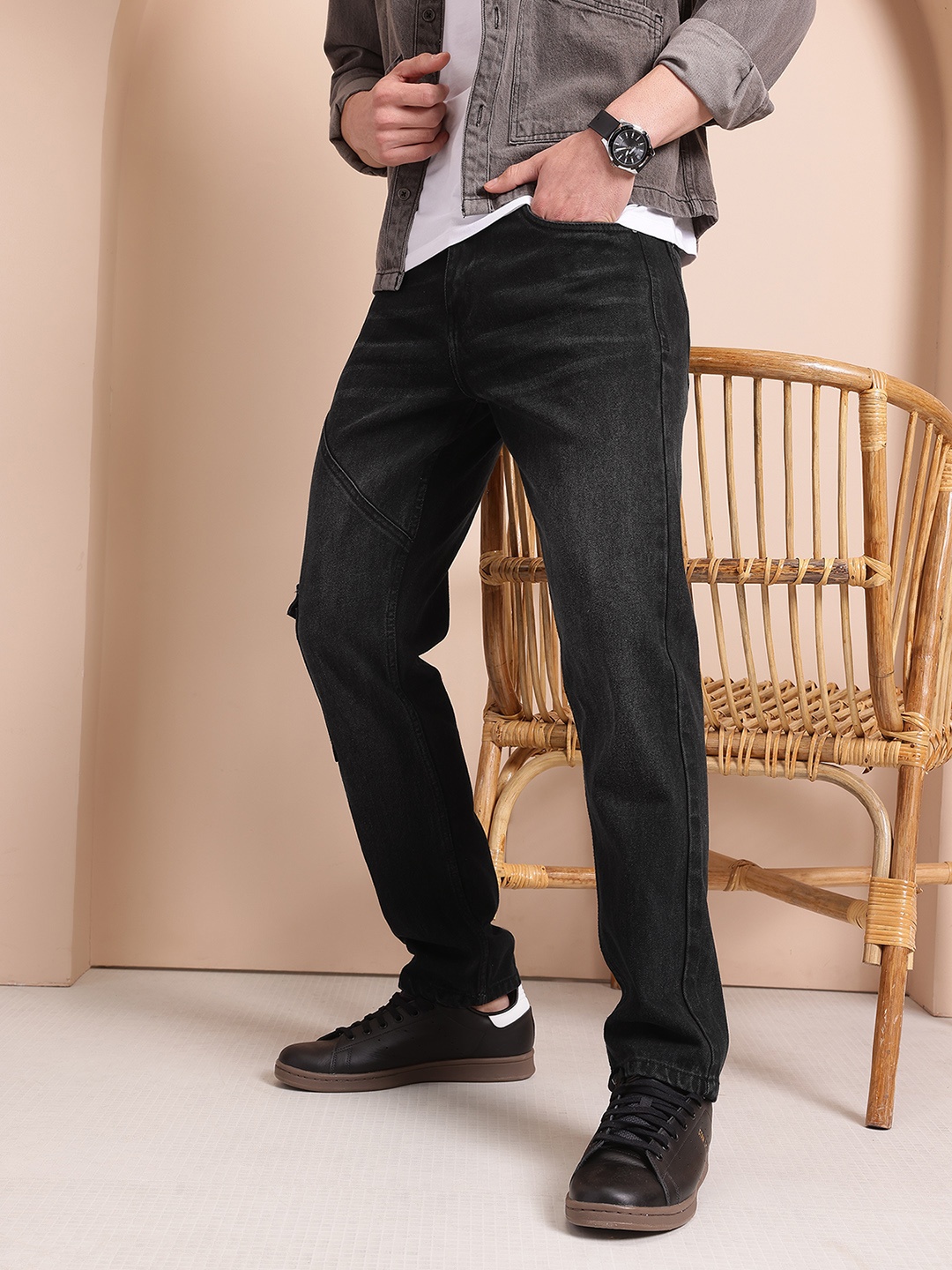 

Mast & Harbour Men Pure Cotton Relaxed Fit Light Fade Stretchable Jeans, Black
