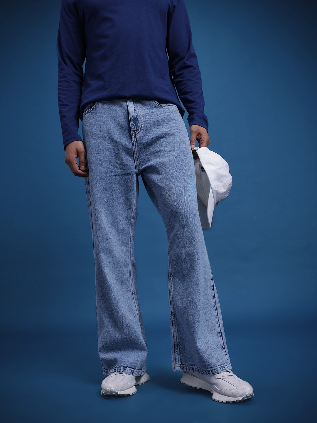 

The Roadster Life Co. Men Cotton Loose Bootcut High-Rise Jeans, Blue