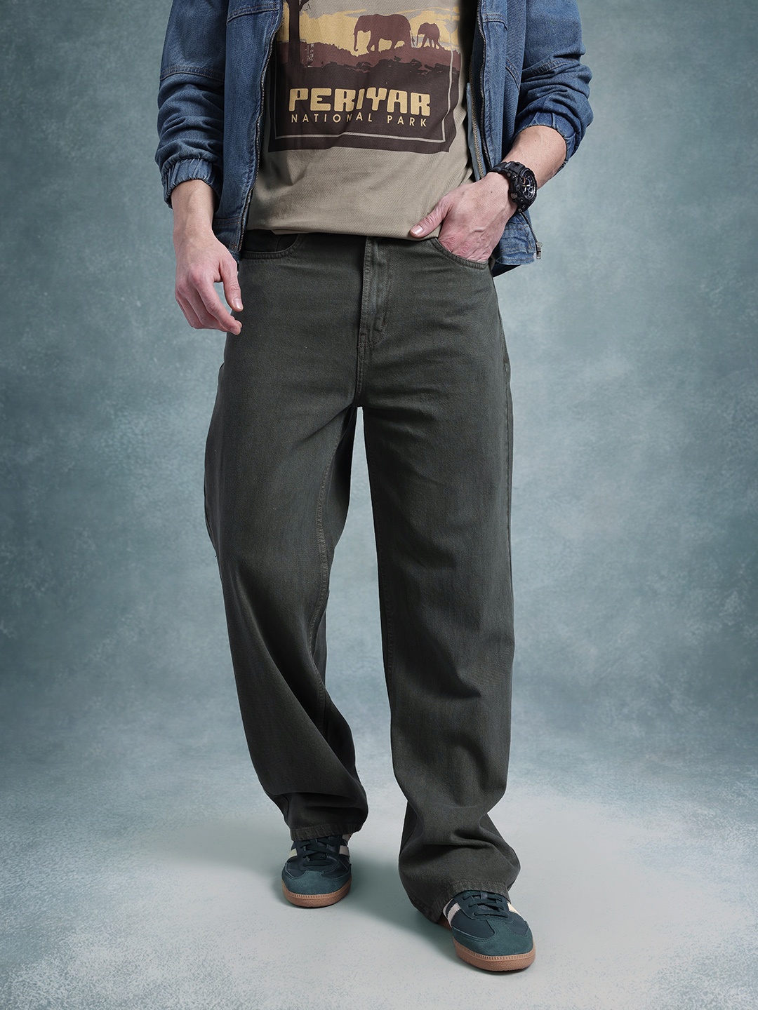 

The Roadster Life Co. Men Mid-Rise Pure Cotton Wide Leg Jeans, Olive