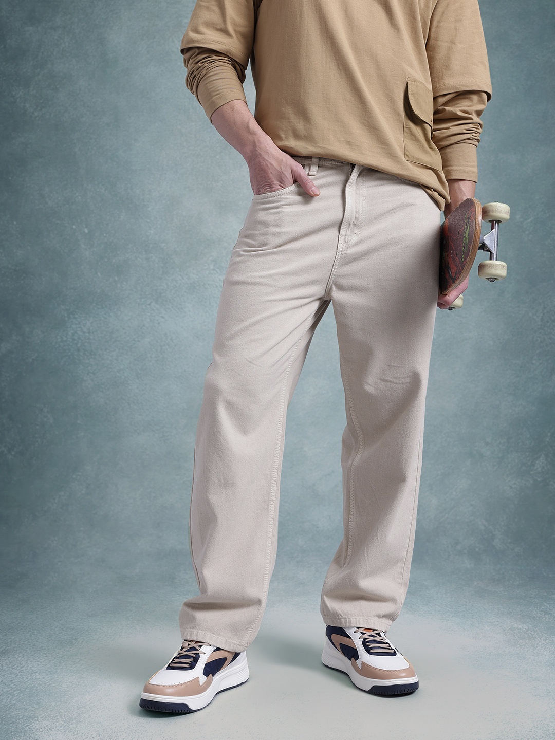 

The Roadster Life Co. Men Mid-Rise Pure Cotton Loose Fit Jeans, Beige