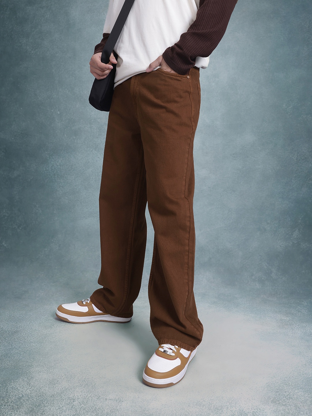 

The Roadster Life Co. Men Wide Leg Jeans, Brown