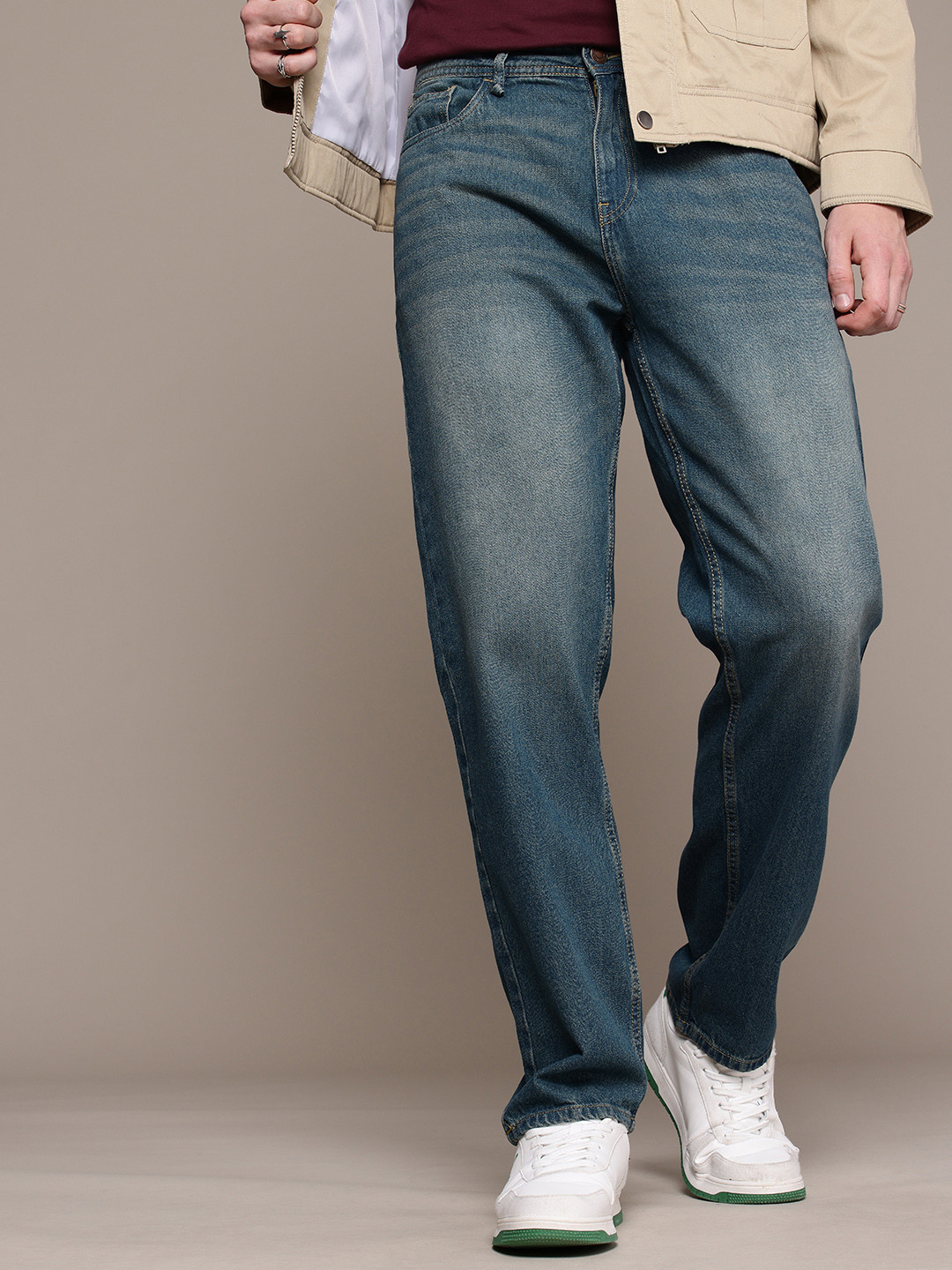 

The Roadster Life Co. Men Pure Cotton Straight Fit Heavy Fade Jeans, Blue