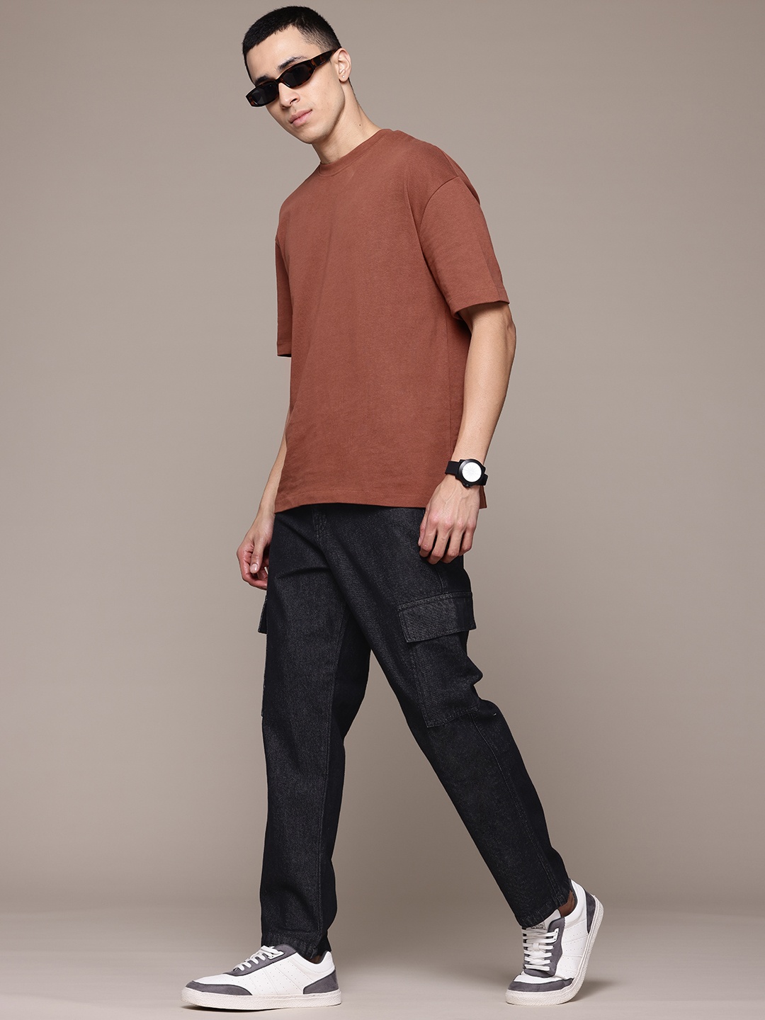 

The Roadster Lifestyle Co. Men Cargo-Style Relaxed Fit Jeans, Black