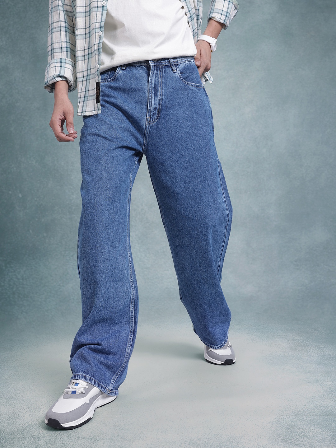 

The Roadster Life Co. Men Pure Cotton Wide Leg Jeans, Blue
