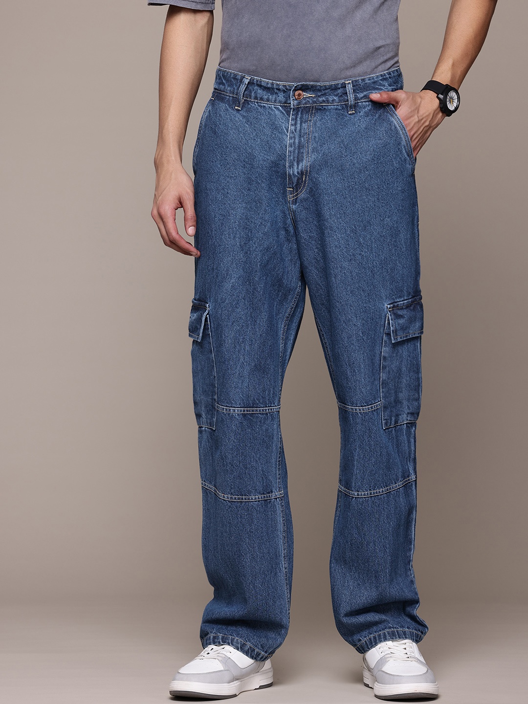 

The Roadster Lifestyle Co. Men Cargo-Style Straight Fit Jeans, Navy blue