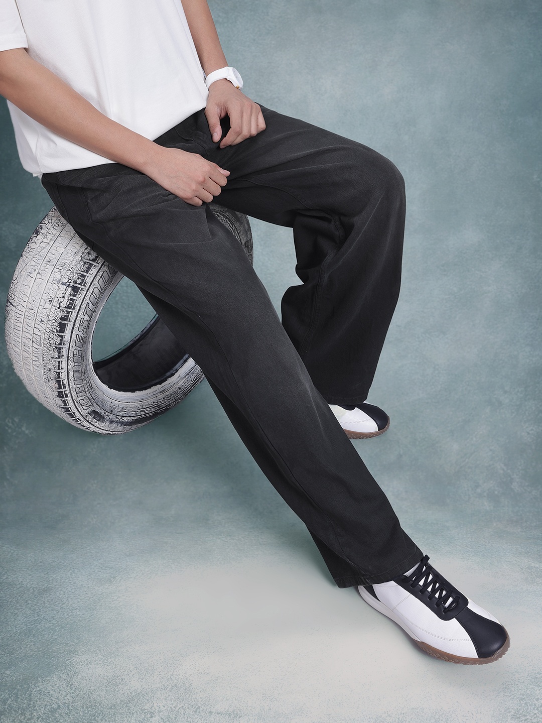 

The Roadster Life Co. Men Pure Cotton Wide Leg Light Fade Jeans, Black