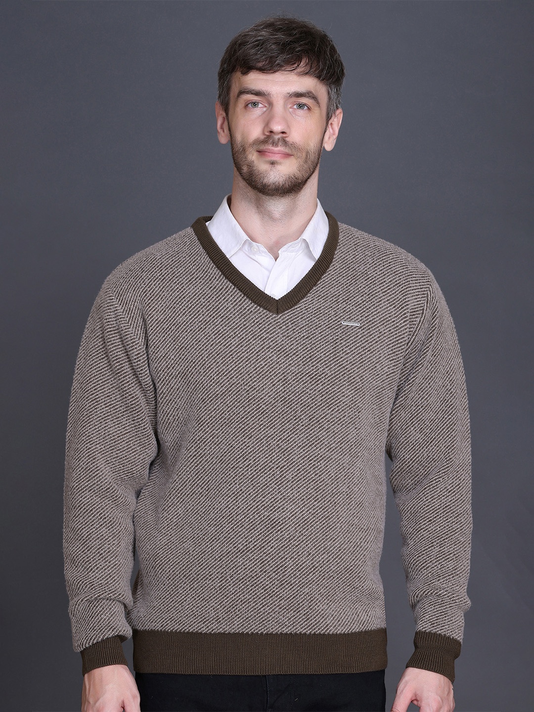

GODFREY Men Open Knit Self Design V-Neck Pullover Sweater, Brown