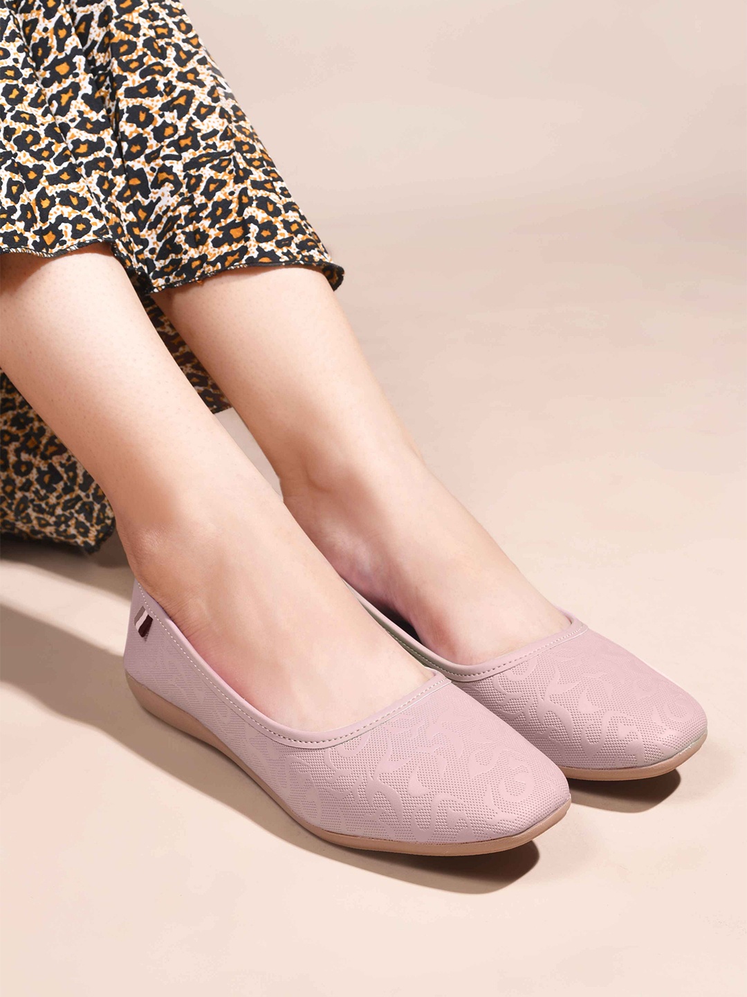 

SHUZ TOUCH Women Ballerinas Flats, Peach