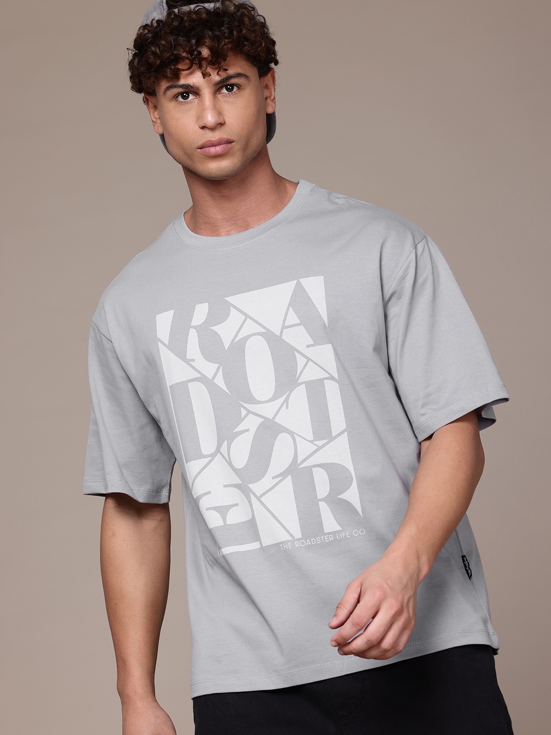 

The Roadster Lifestyle Co. Men Printed Pure Cotton Relaxed Fit T-shirt, Grey