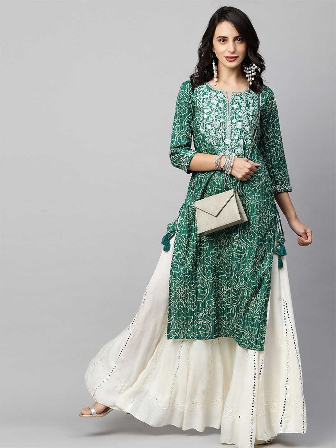 

PHYSIL Bandhani Printed Thread Work Straight Kurta, Green