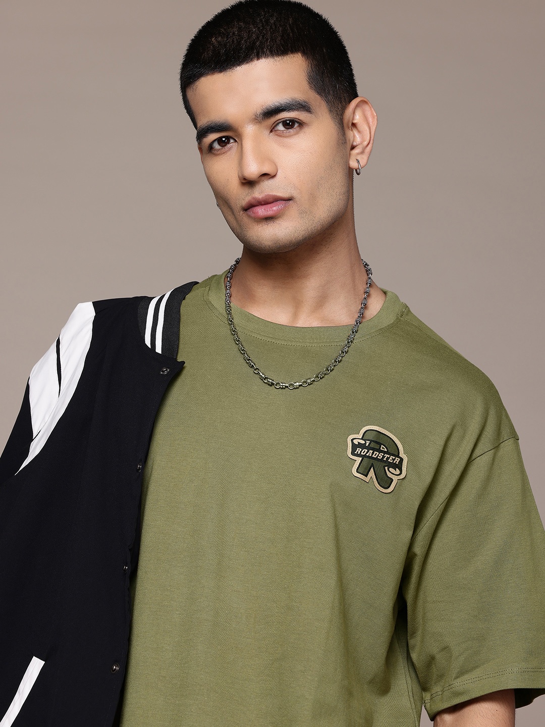 

The Roadster Lifestyle Co. Applique Detail Relaxed Cotton T-shirt, Olive