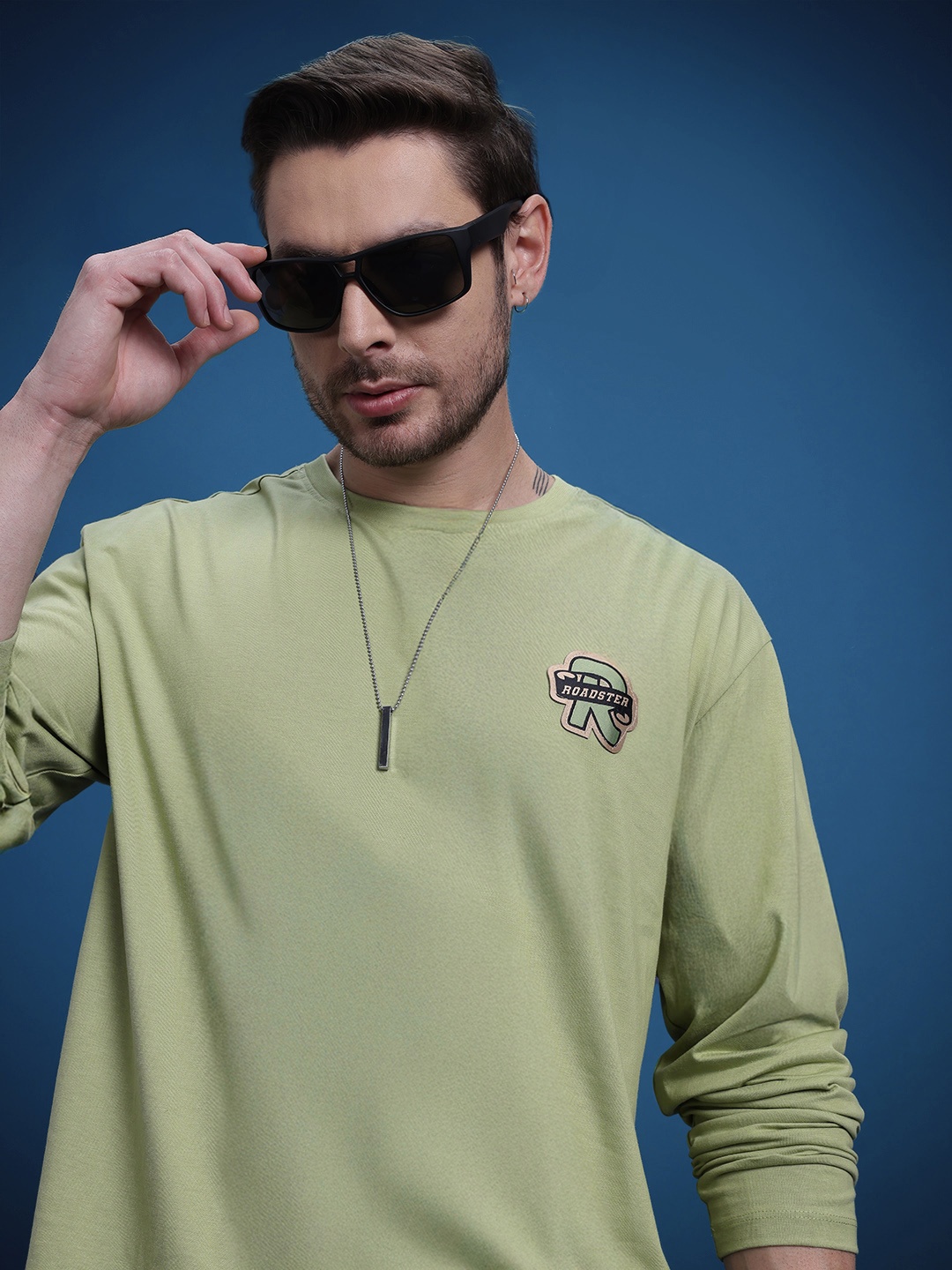 

The Roadster Life Co. Brand Logo Detailed Drop-Shoulder Sleeves Pure Cotton T-shirt, Green