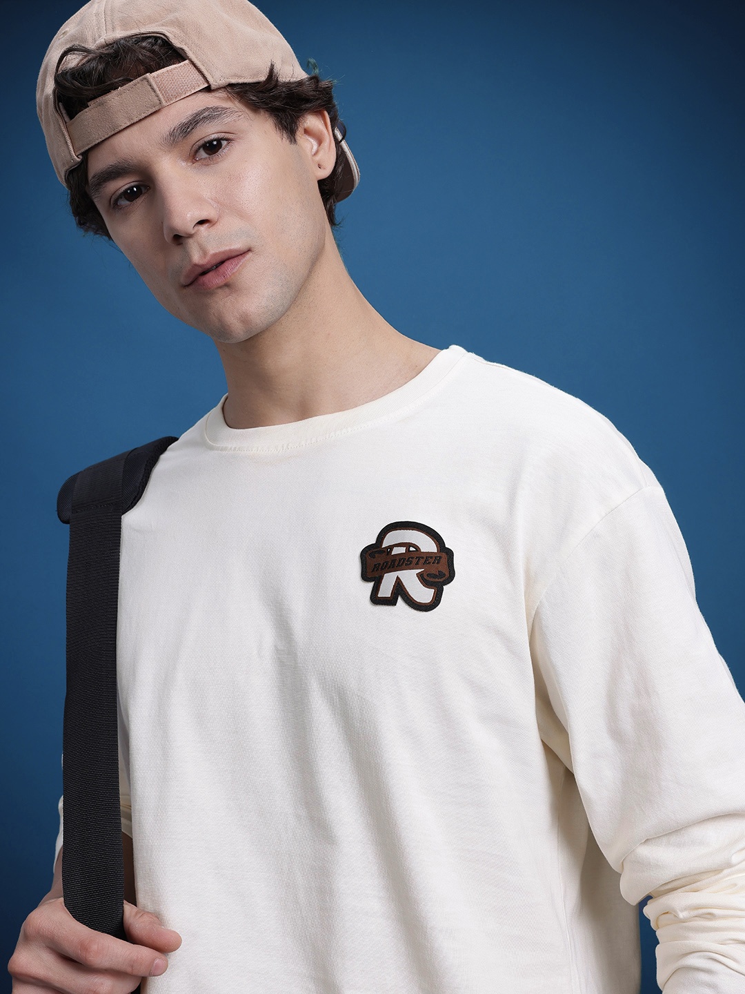 

The Roadster Life Co. Brand Logo Detailed Drop-Shoulder Sleeves Pure Cotton T-shirt, Off white