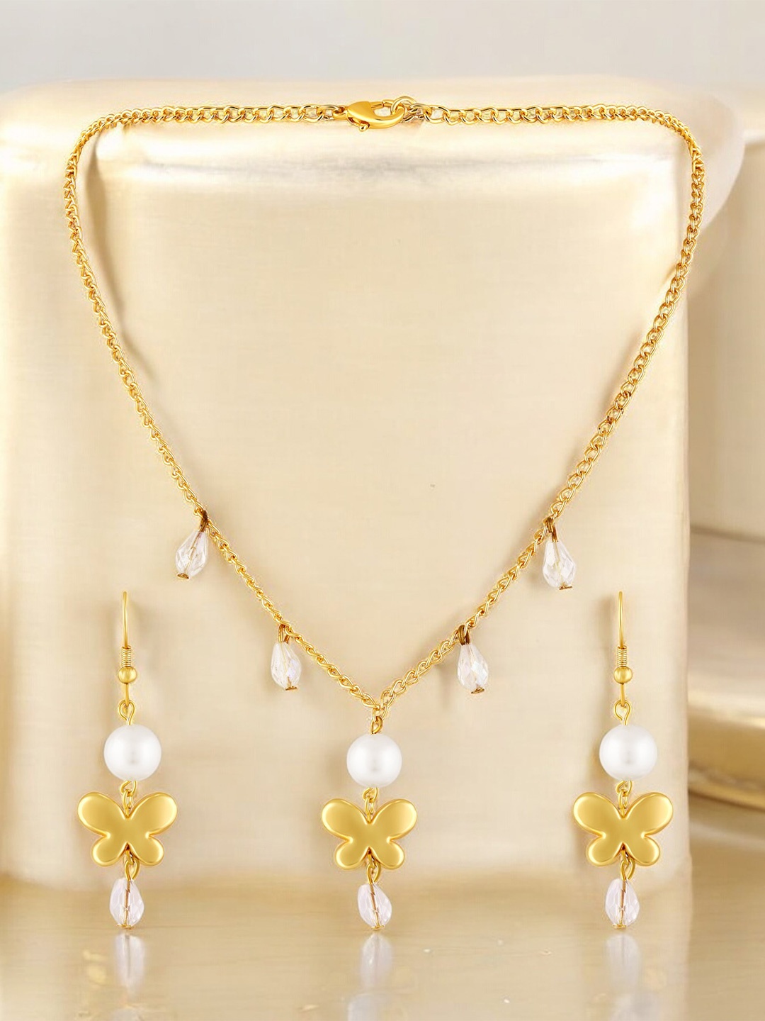 

Mahi Gold-Plated Beaded Butterfly-Shaped Jewellery Set