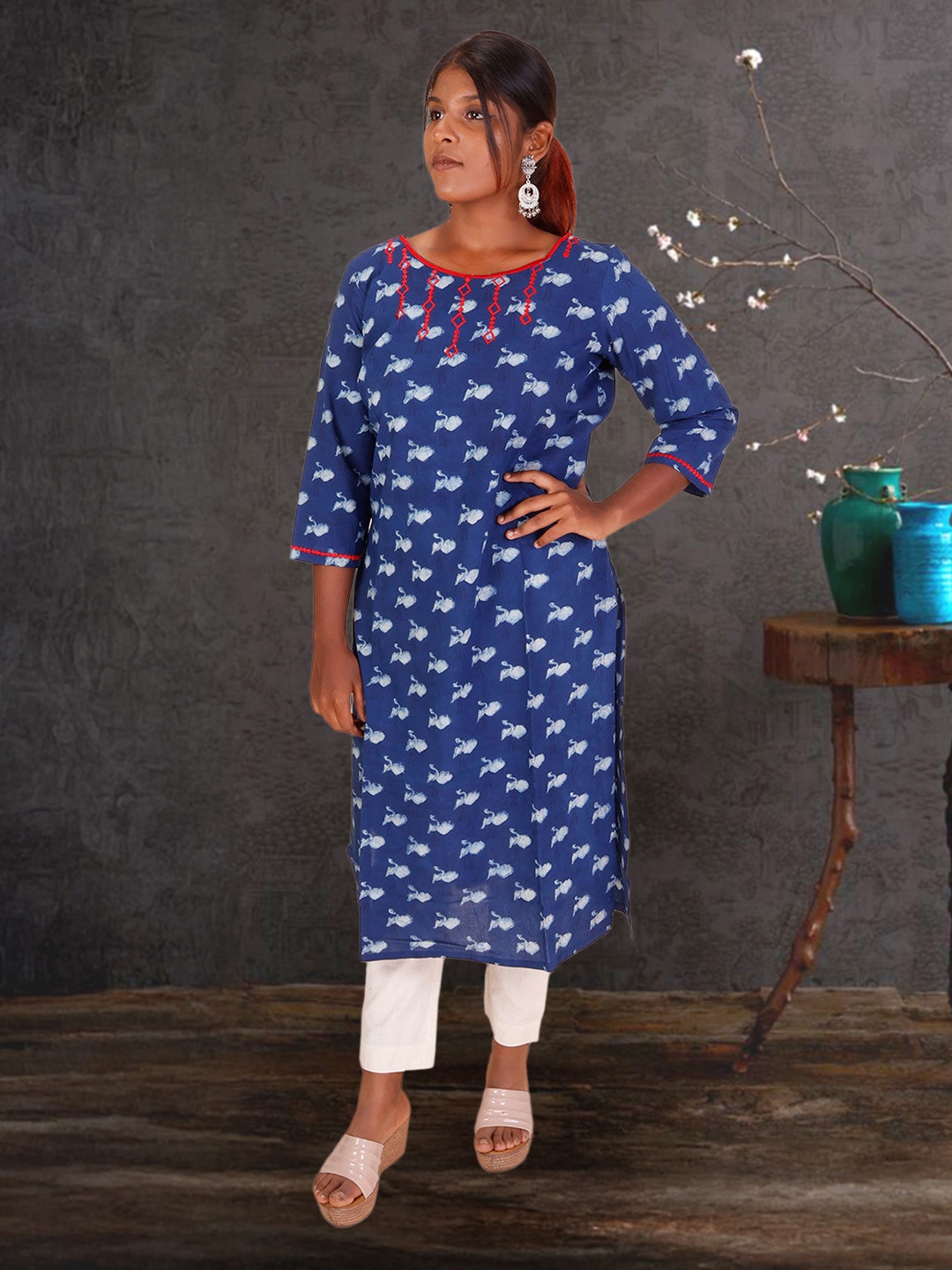 

Avishya Quirky Printed Thread Work Pure Cotton Straight Kurta, Blue
