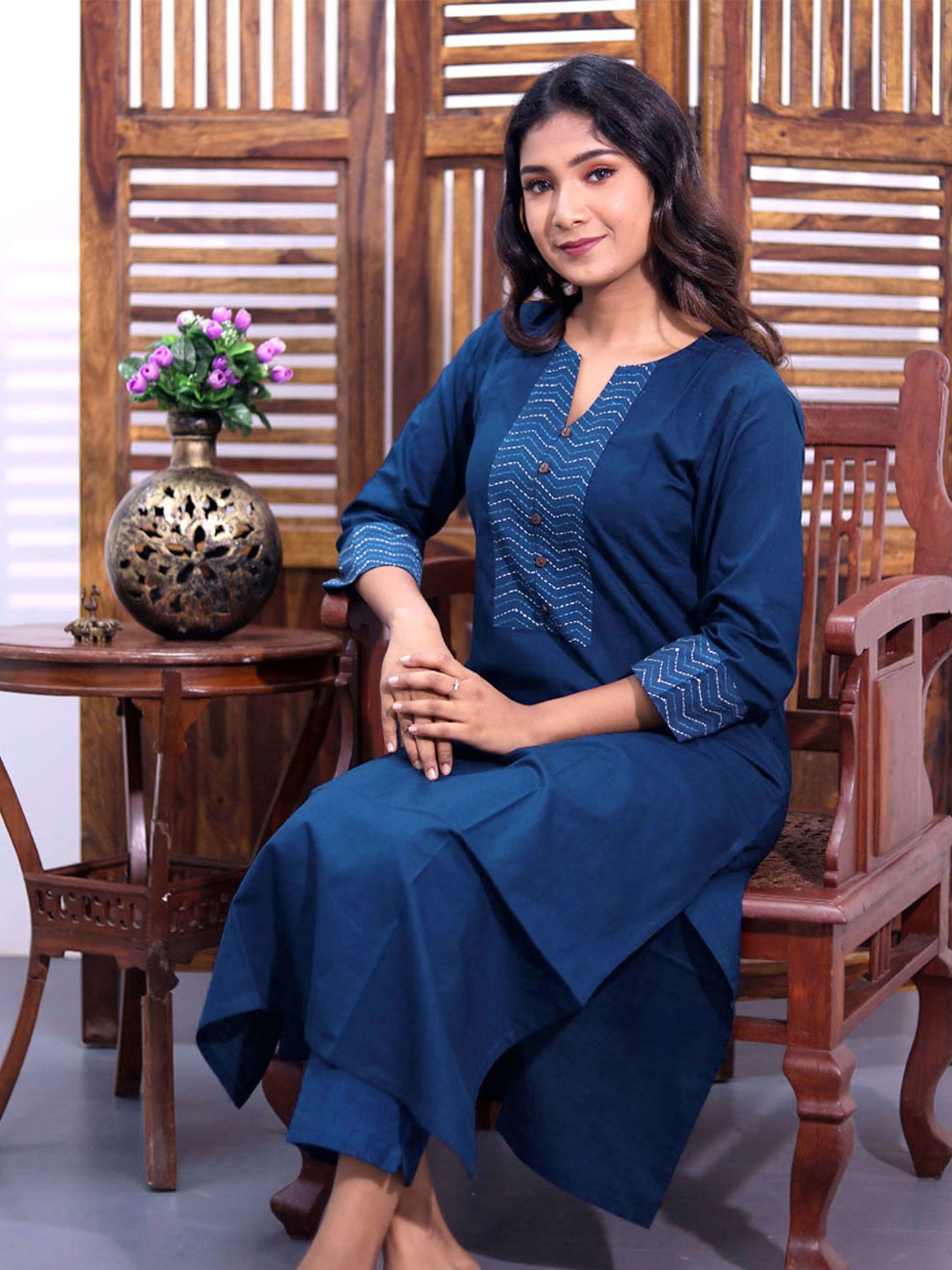 

Avishya Floral Yoke Design Cotton Straight Kurta, Blue
