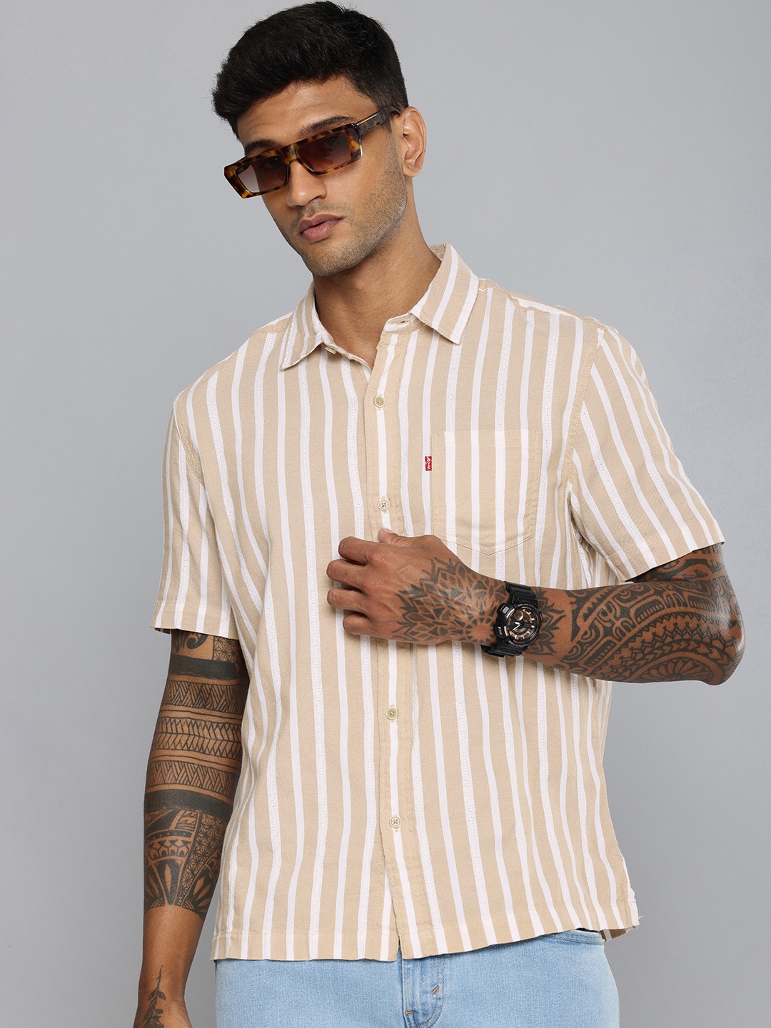 

Levis Opaque Striped Relaxed Fit Casual Shirt, Beige