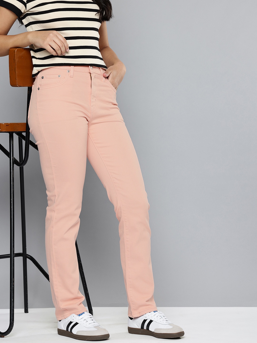

Levis Women 724 Straight Fit High-Rise Stretchable Jeans, Peach