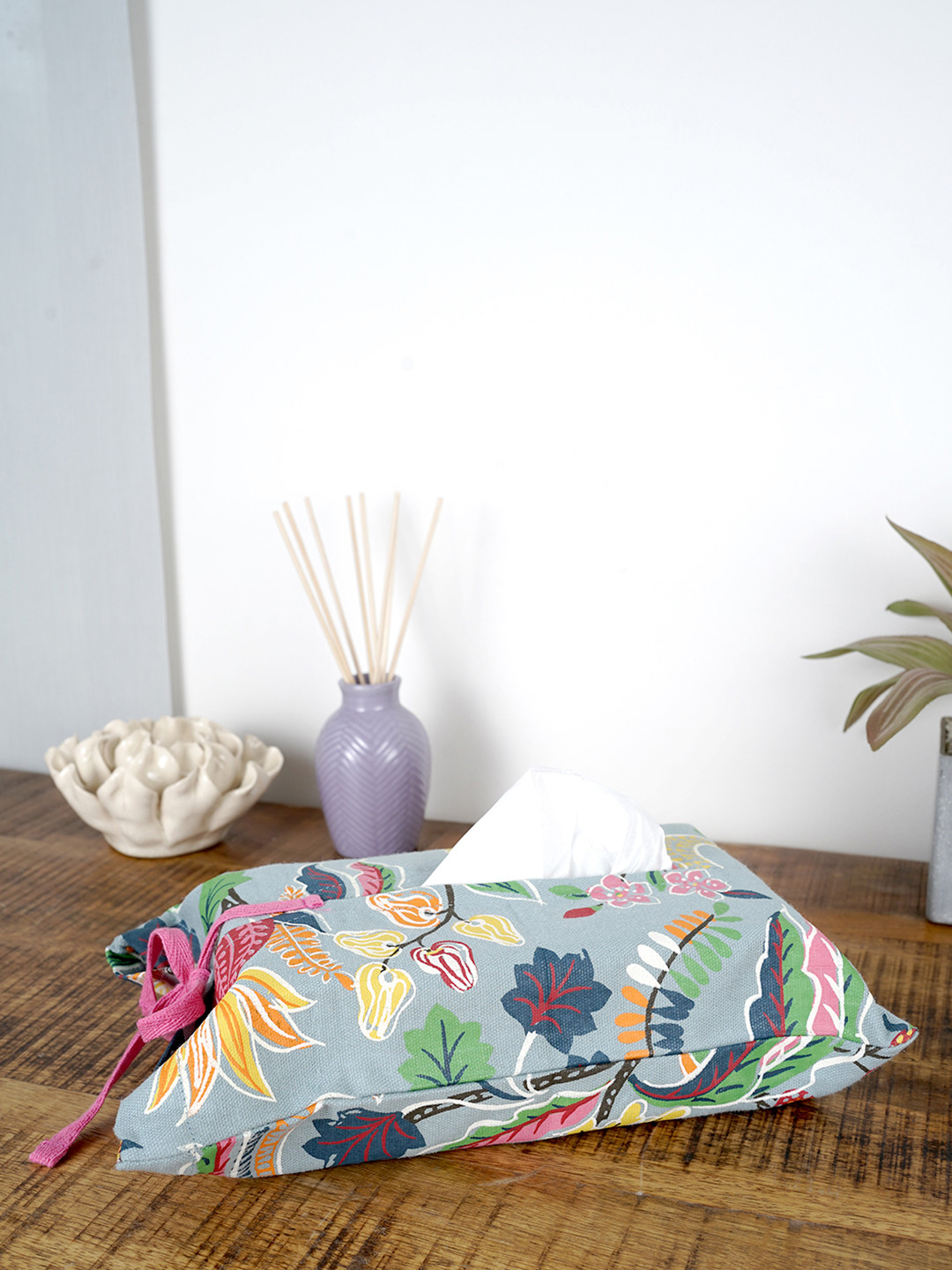 

Ratan Cart Grey Floral Printed Cotton Tissue Box Cover