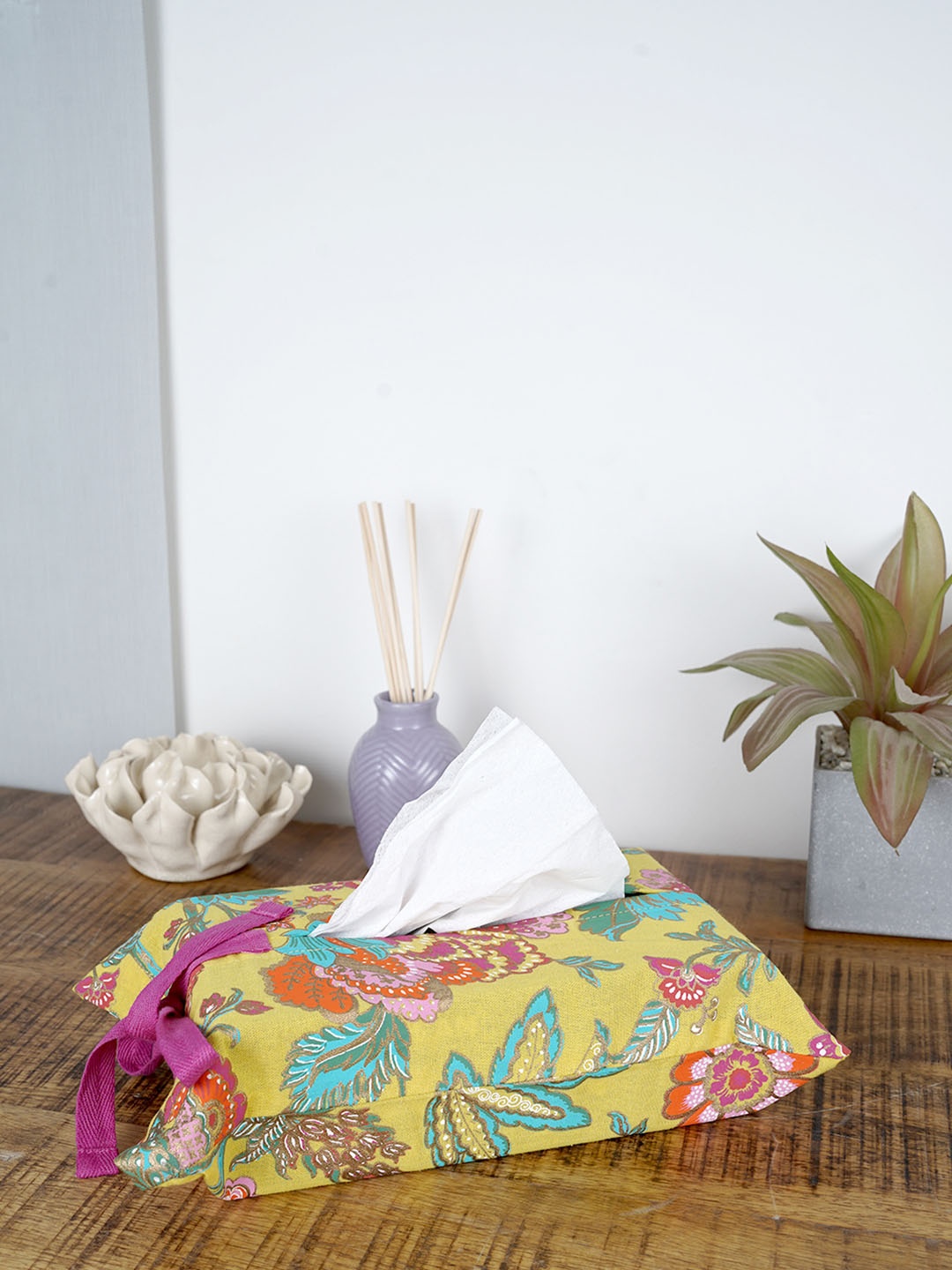 

Ratan Cart Red Floral Printed Cotton Tissue Box Cover