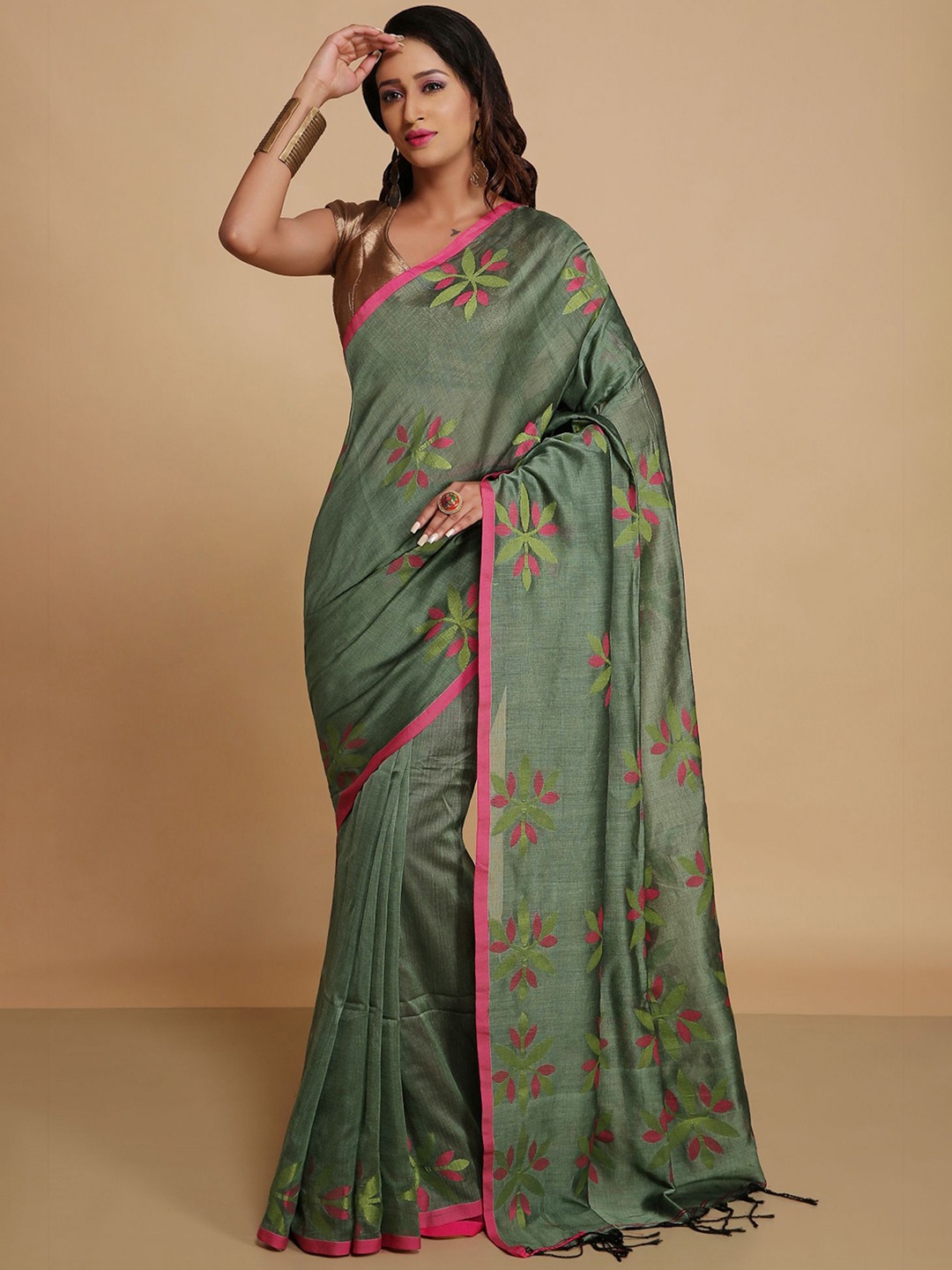 

WoodenTant Woven Design Pure Cotton Saree, Green