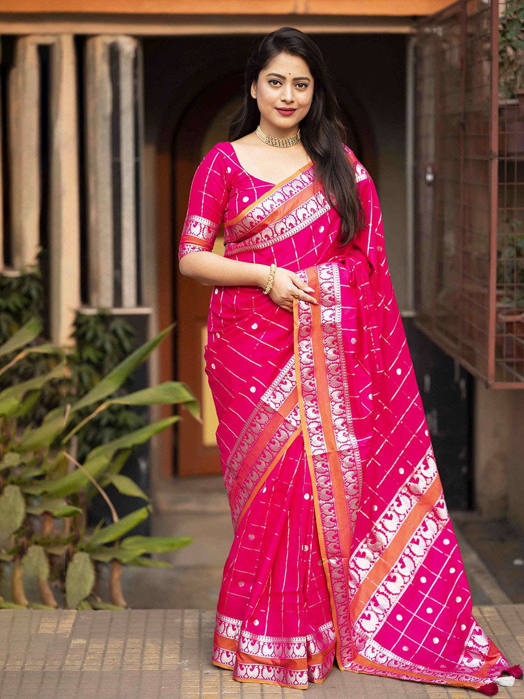 

STAVA CREATION Woven Design Zari Saree, Pink