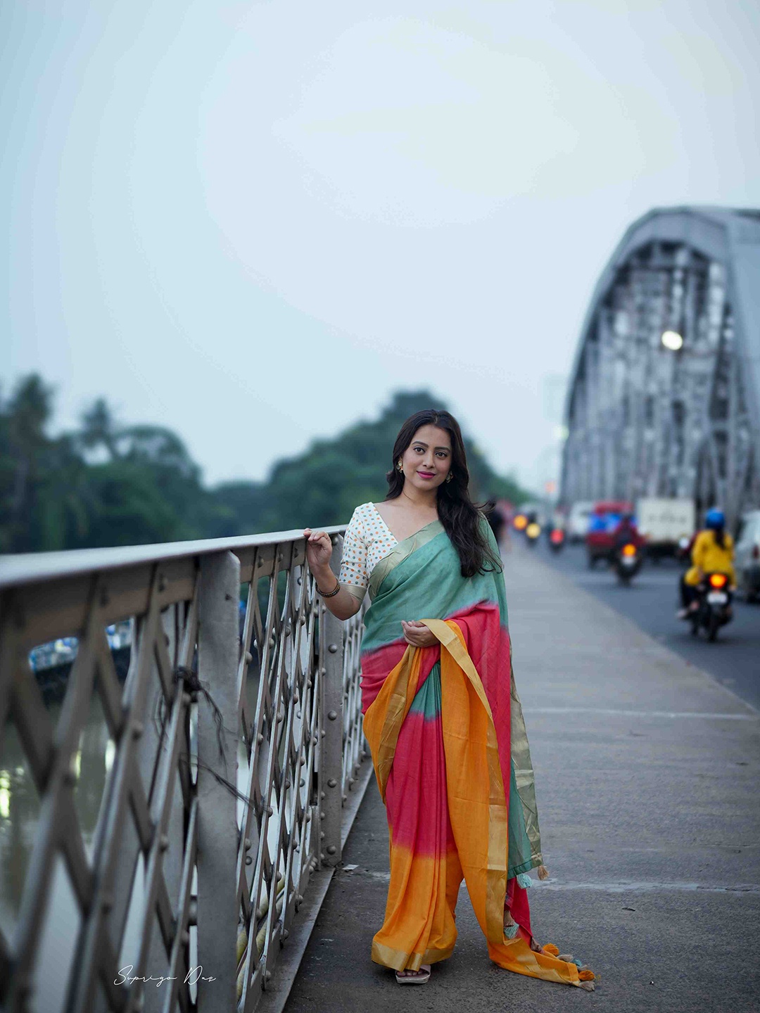 

STAVA CREATION Ombre Zari Pure Linen Saree, Yellow