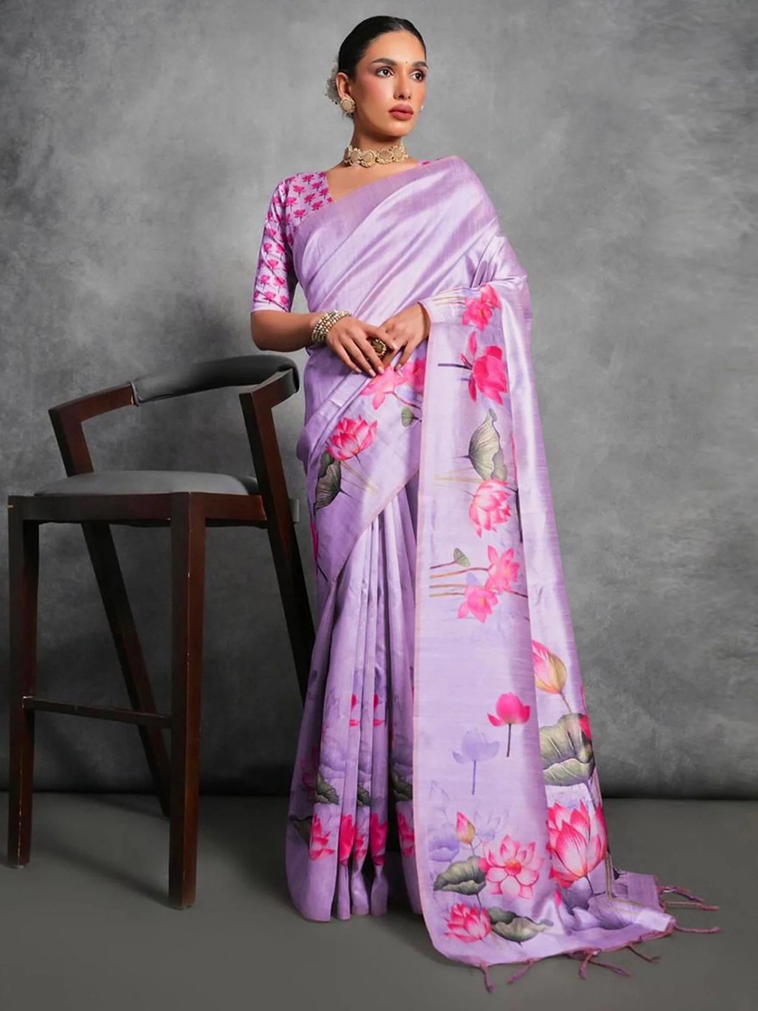 

STAVA CREATION Floral Printed Saree, Lavender