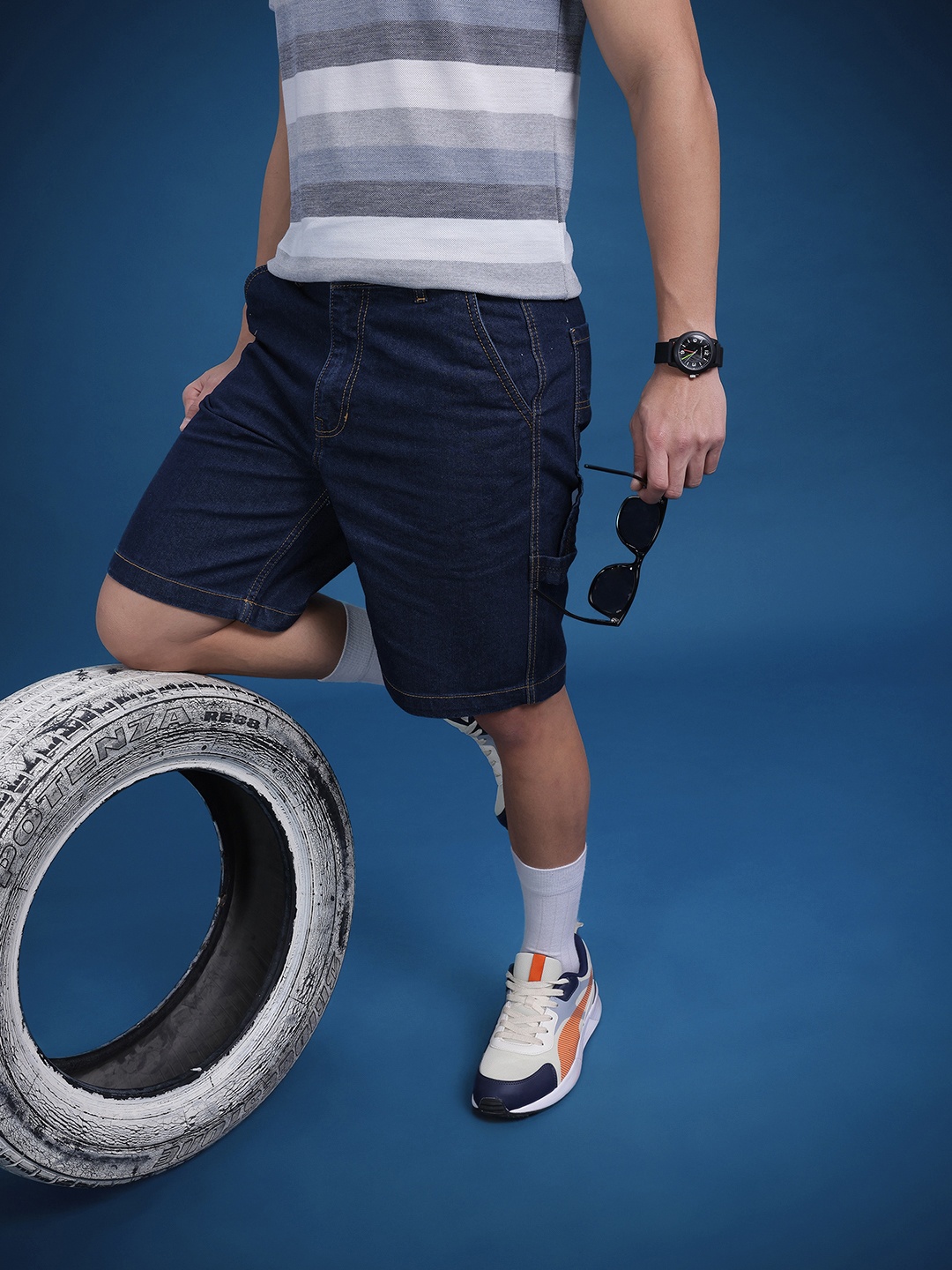

The Roadster Life Co. Men Denim Relaxed Fit Shorts, Navy blue