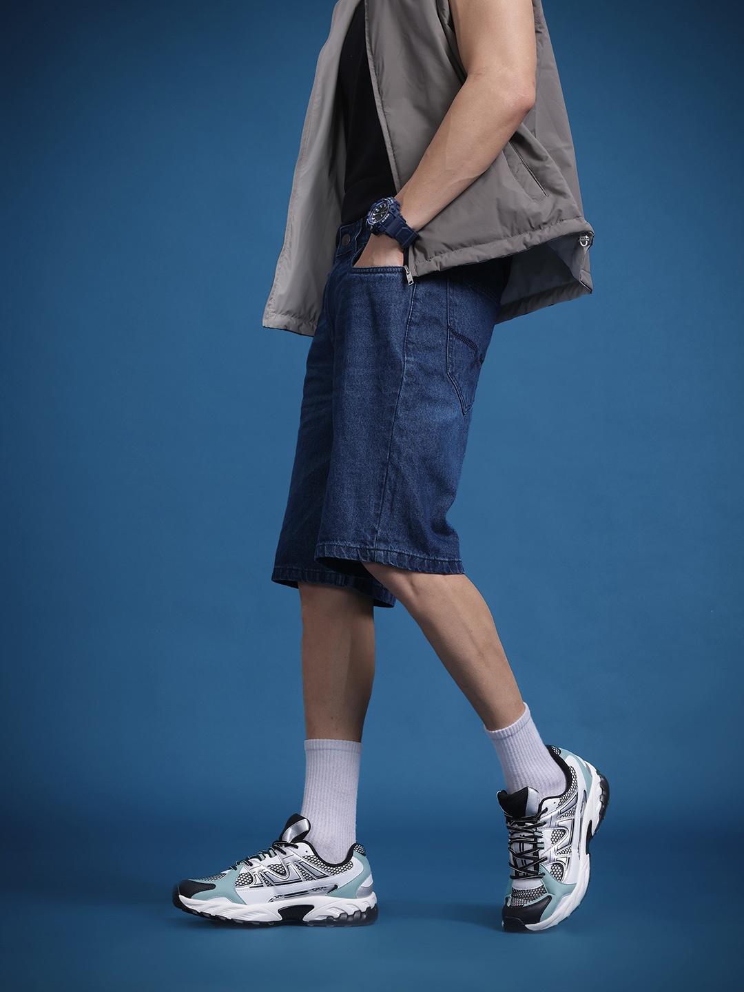 

The Roadster Life Co. Men Mid-Rise Pure Cotton Relaxed Fit Jorts, Navy blue