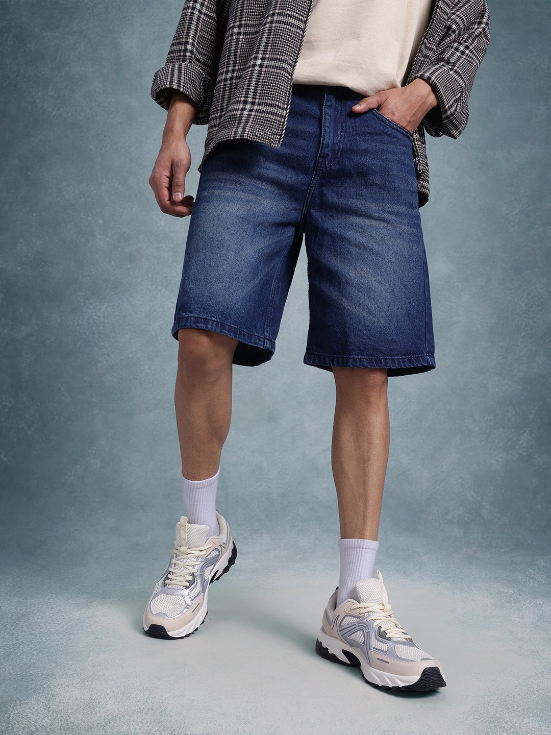 

The Roadster Life Co. Men Relaxed Fit Pure Cotton Denim Shorts, Navy blue