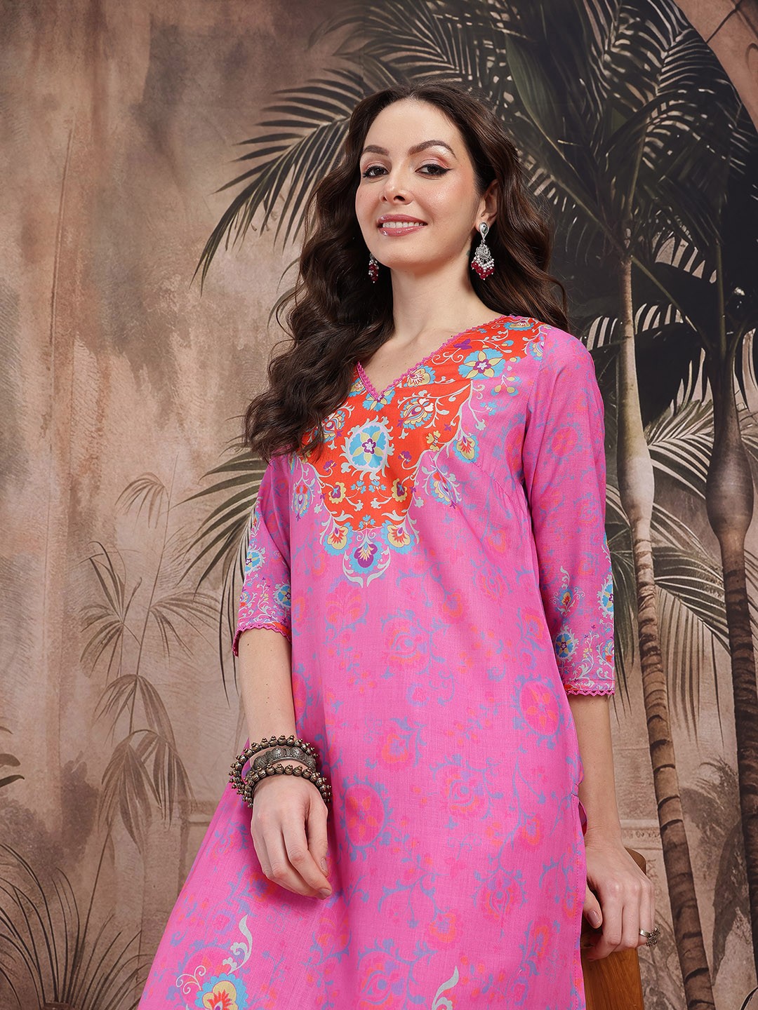 

Sangria Floral Printed Regular Kurta with Trousers, Pink