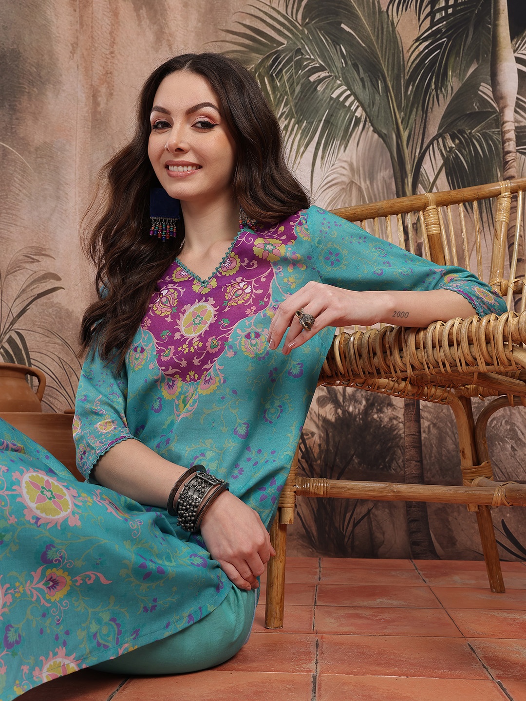 

Sangria Indie Floral Print Kurta with Trousers, Blue