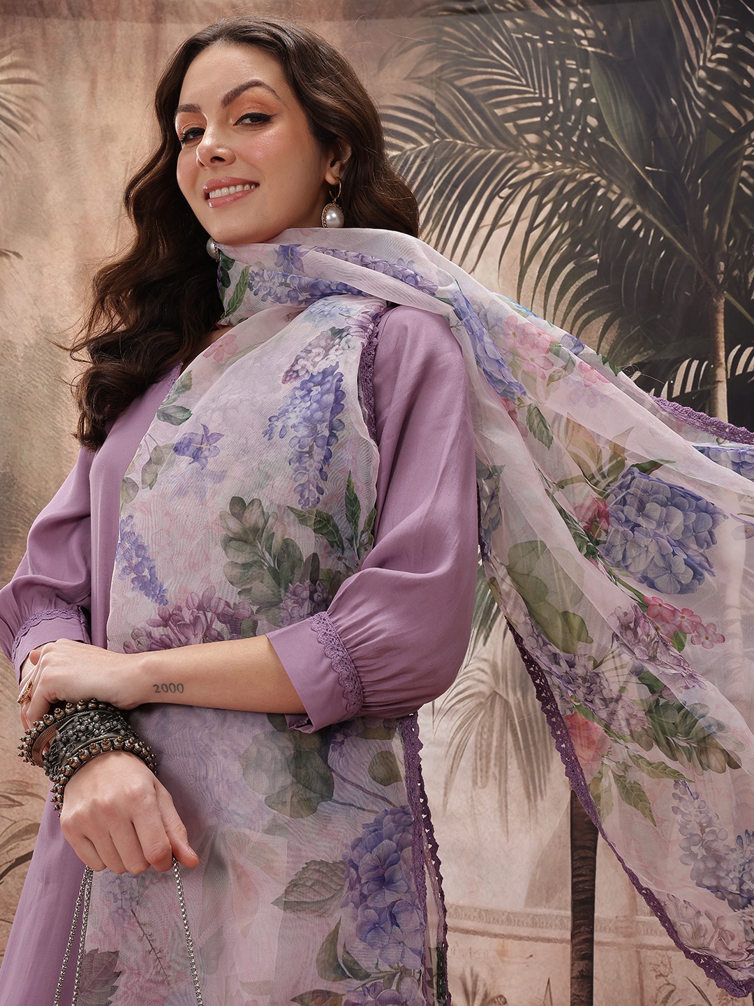 

Sangria Lace Detailed Kurta With Trousers & Floral Organza Dupatta, Lavender